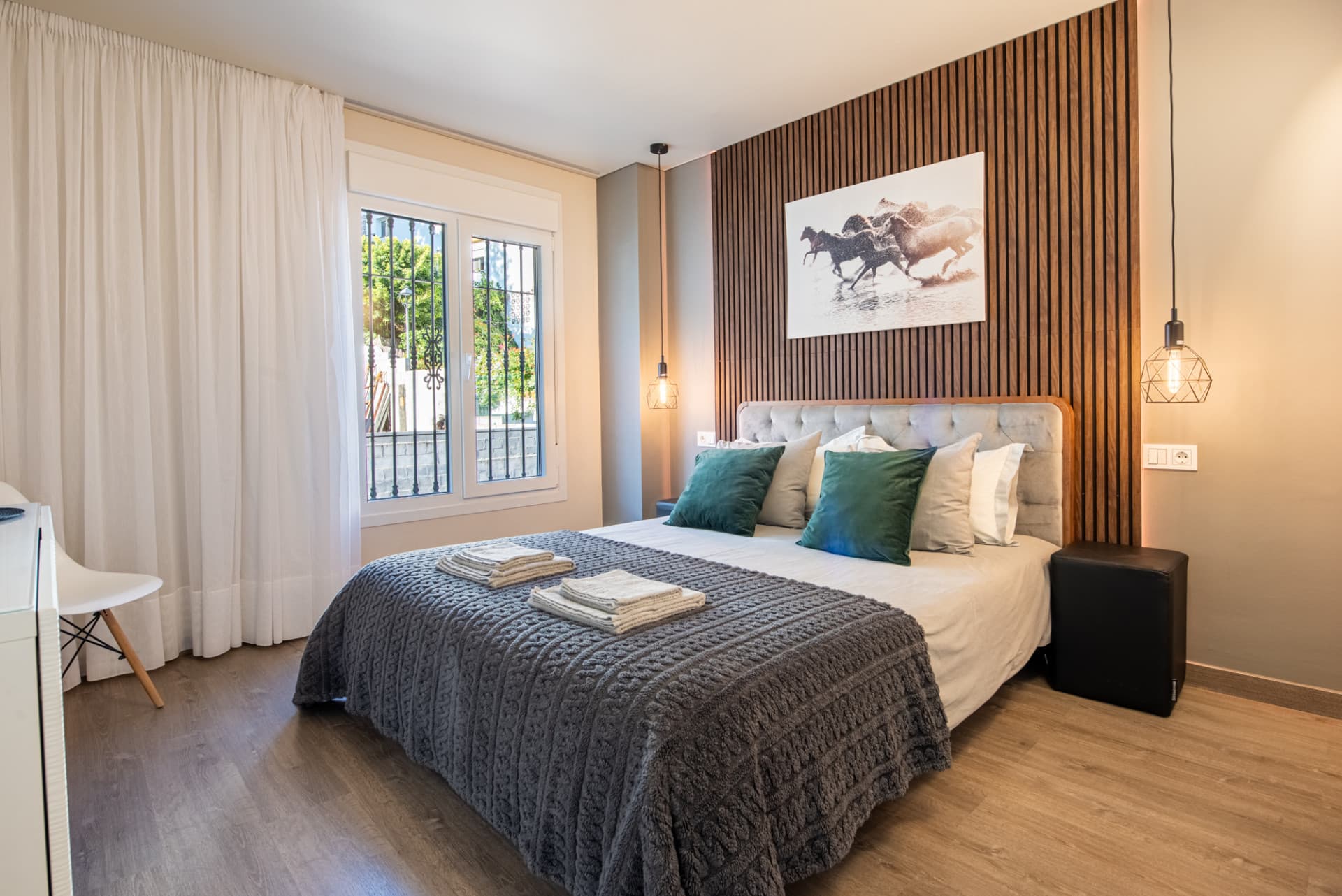 Renoverad lägenhet med 2 sovrum, med havsutsikt och turistlicens i charmiga Benalmadena Pueblo