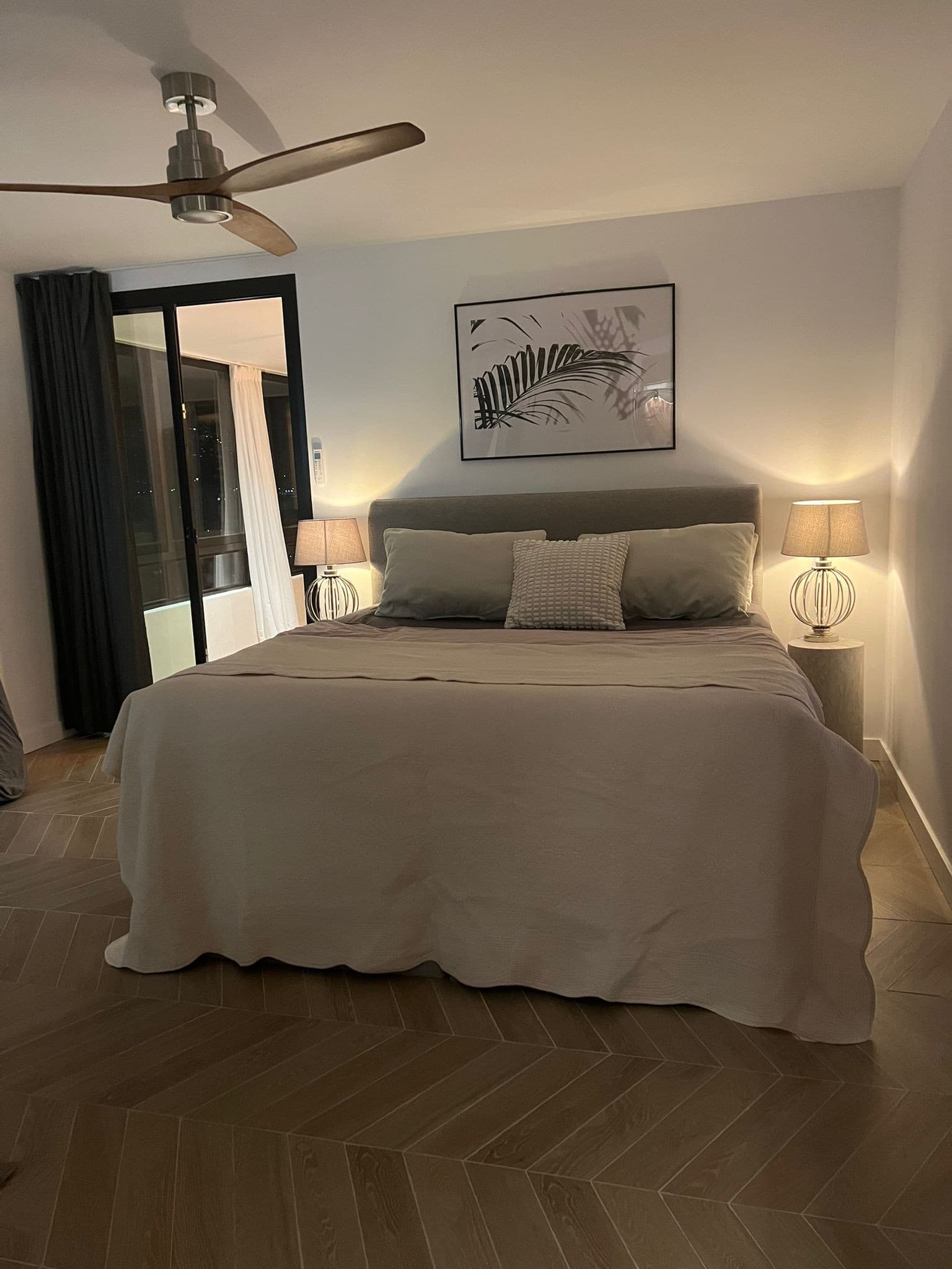 Exklusivt strandnära Penthouse i 2 Plan med Privat Pool & Panoramautsikt – 182 m²