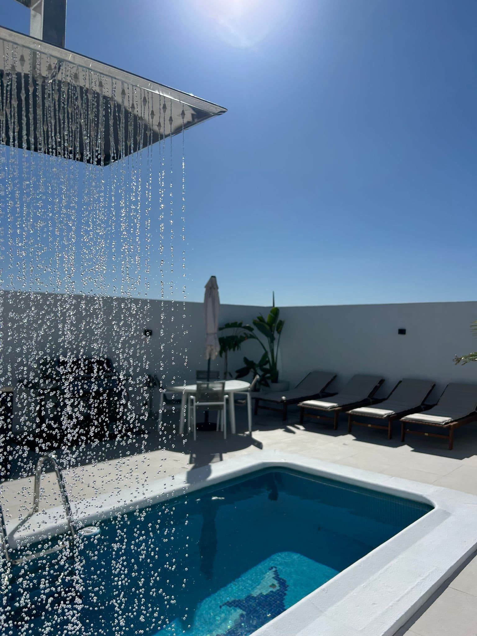 Exklusivt strandnära Penthouse i 2 Plan med Privat Pool & Panoramautsikt – 182 m²