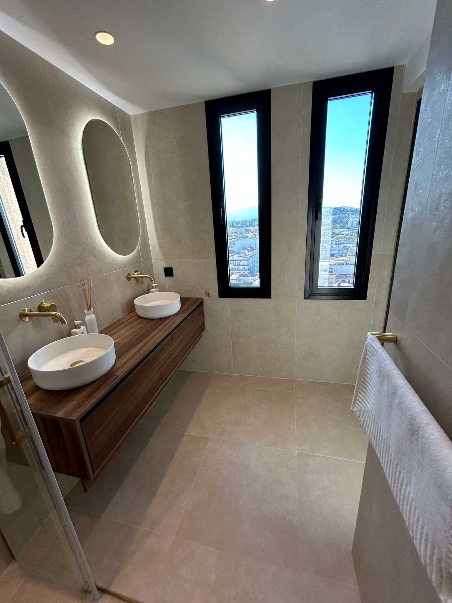 Exklusivt strandnära Penthouse i 2 Plan med Privat Pool & Panoramautsikt – 182 m²