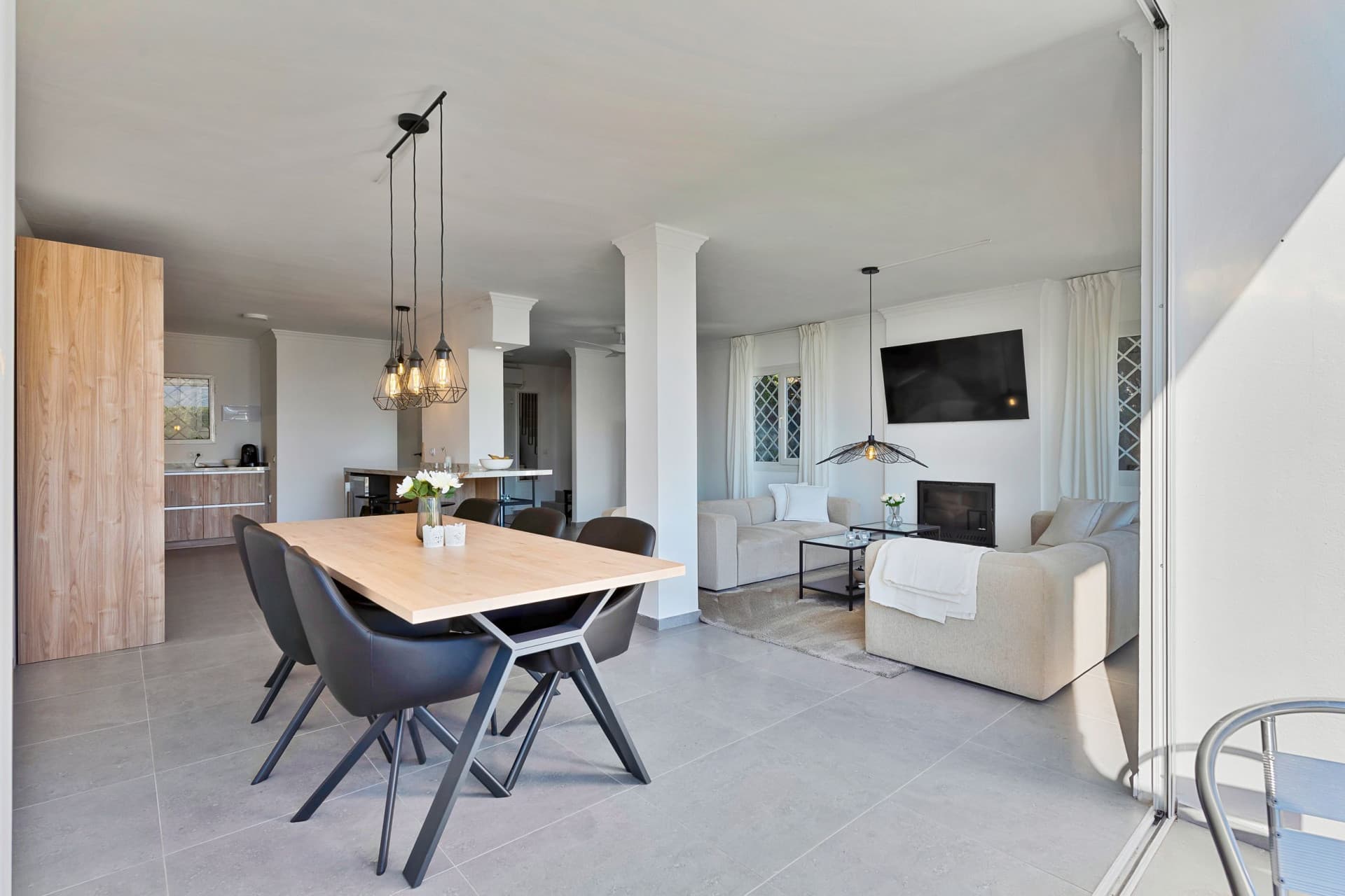 Newly renovated duplex apartment with seaviews