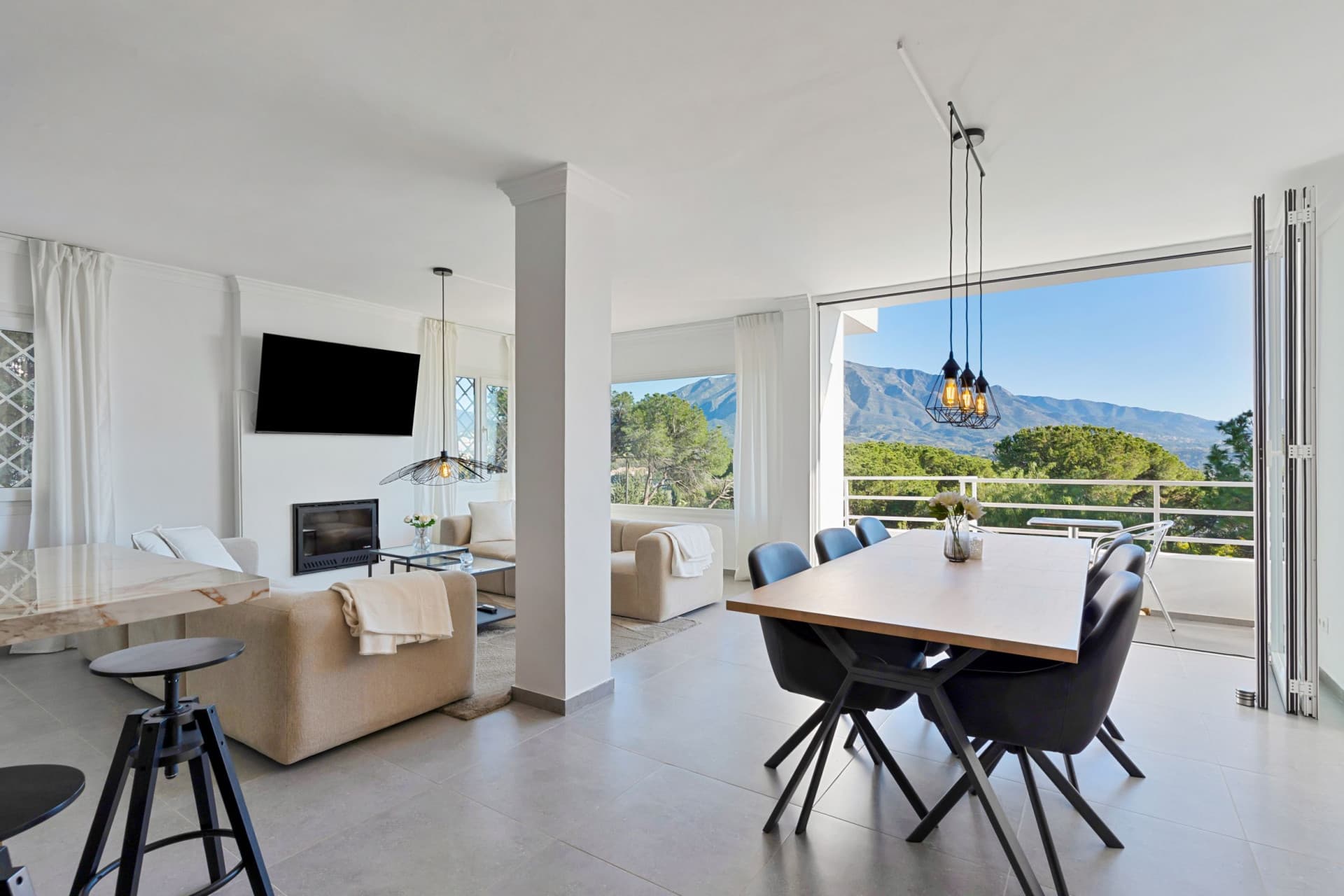 Newly renovated duplex apartment with seaviews