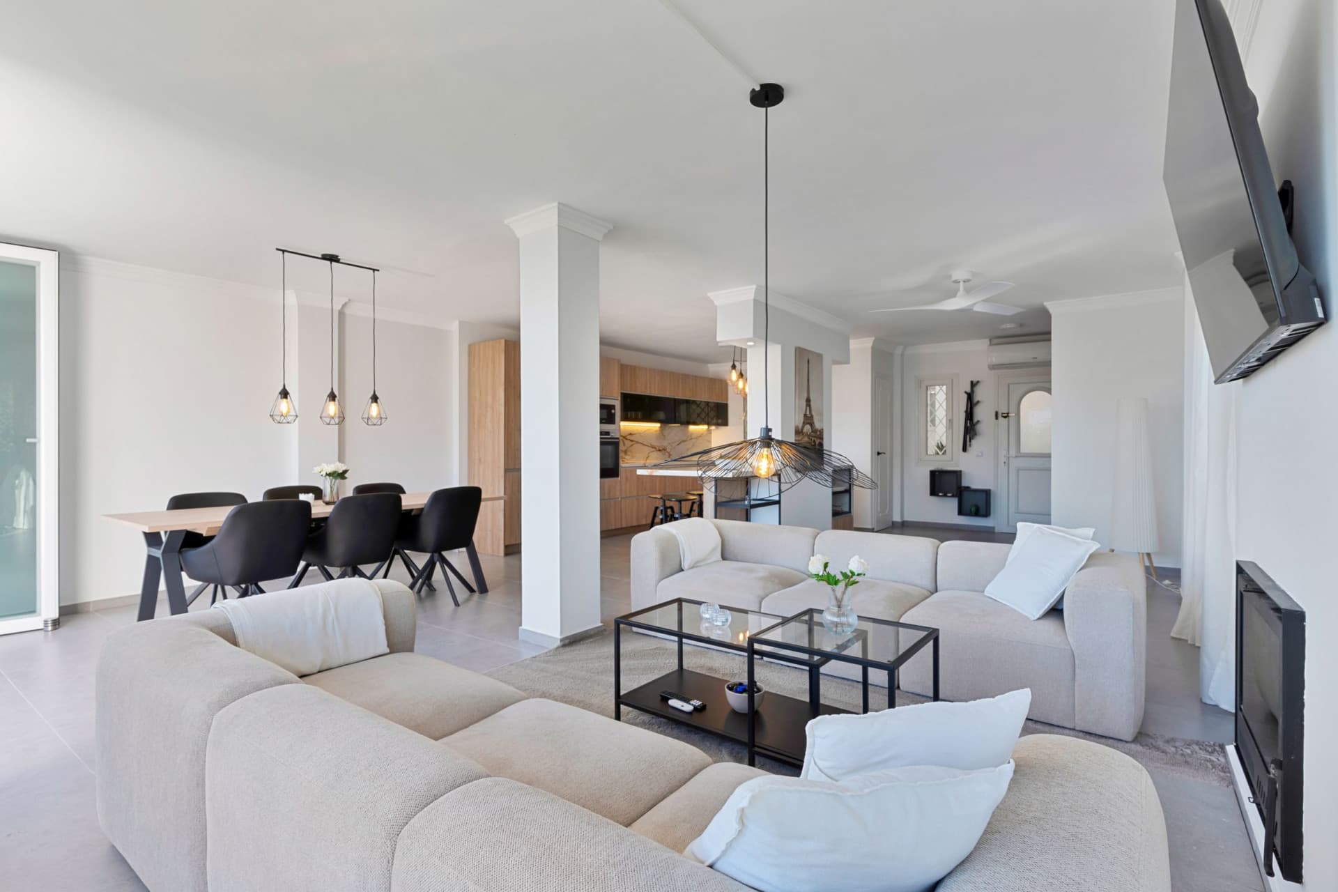 Newly renovated duplex apartment with seaviews