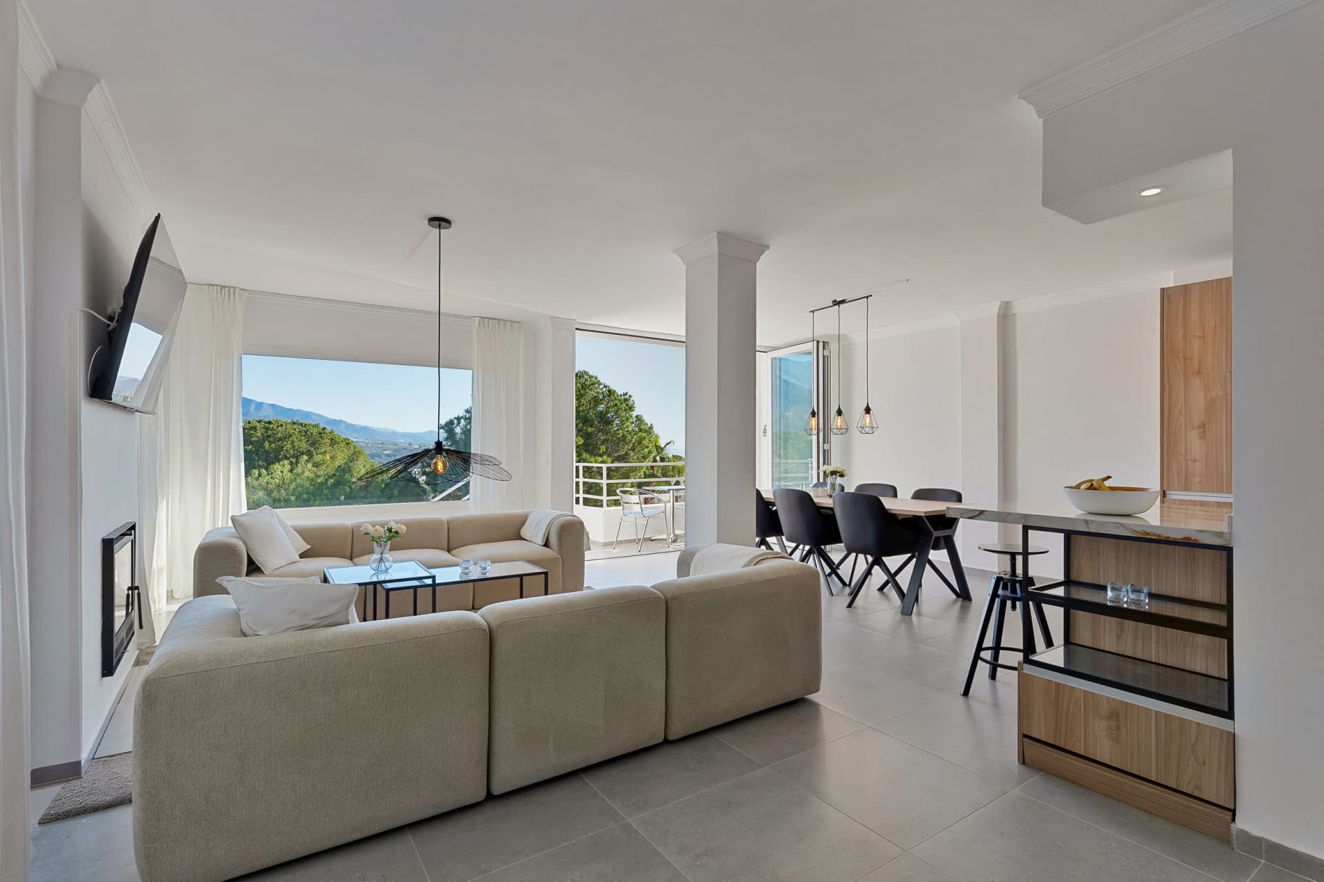Newly renovated duplex apartment with seaviews
