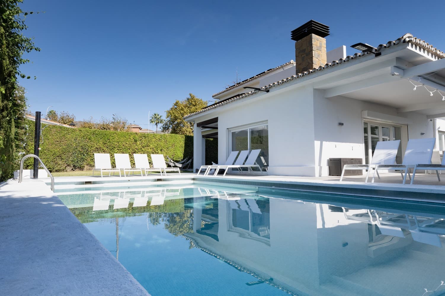 Private 6 bedroom Villa in prime Benalmádena location