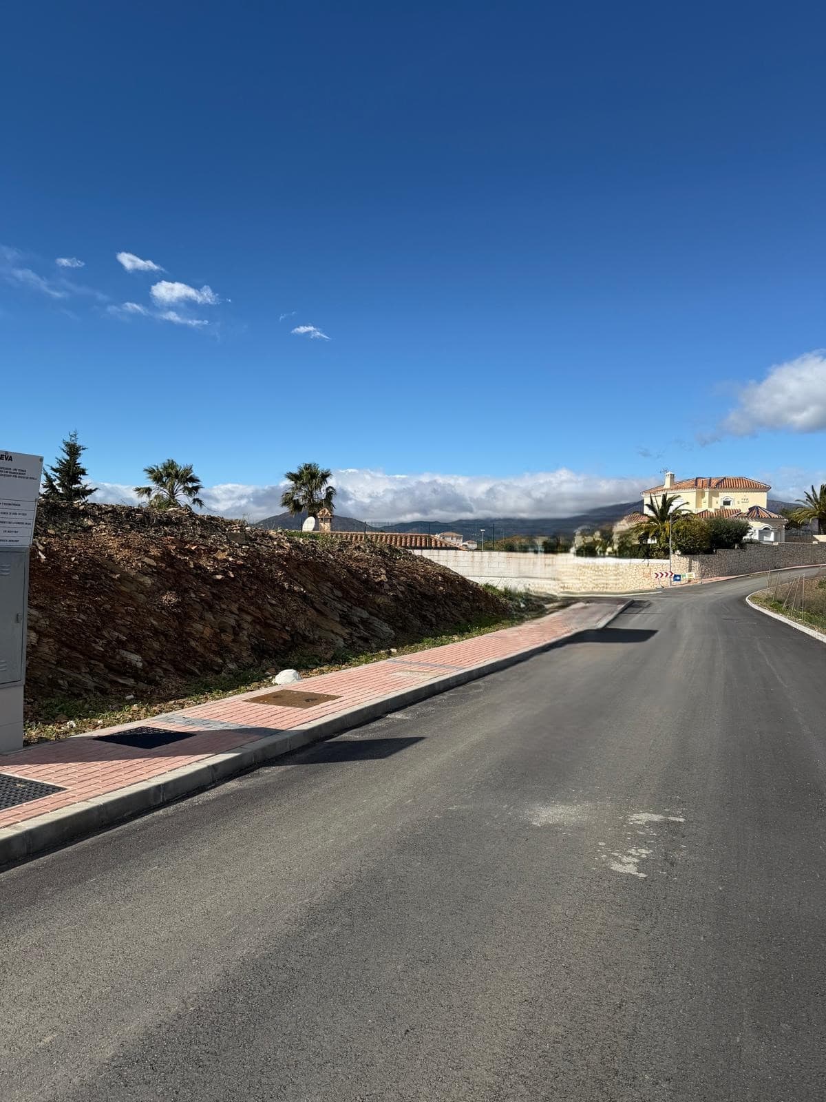 Plan tomt med vacker utsikt i Lomas del Flamenco, nära Mijas Golf!