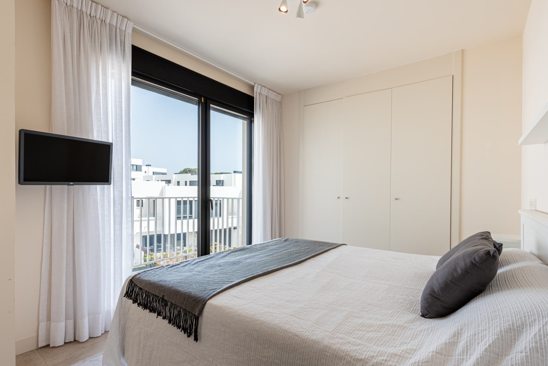 Exklusivt modernt boende i La Cala de Mijas, gångavstånd till strand, restauranger och affärer.