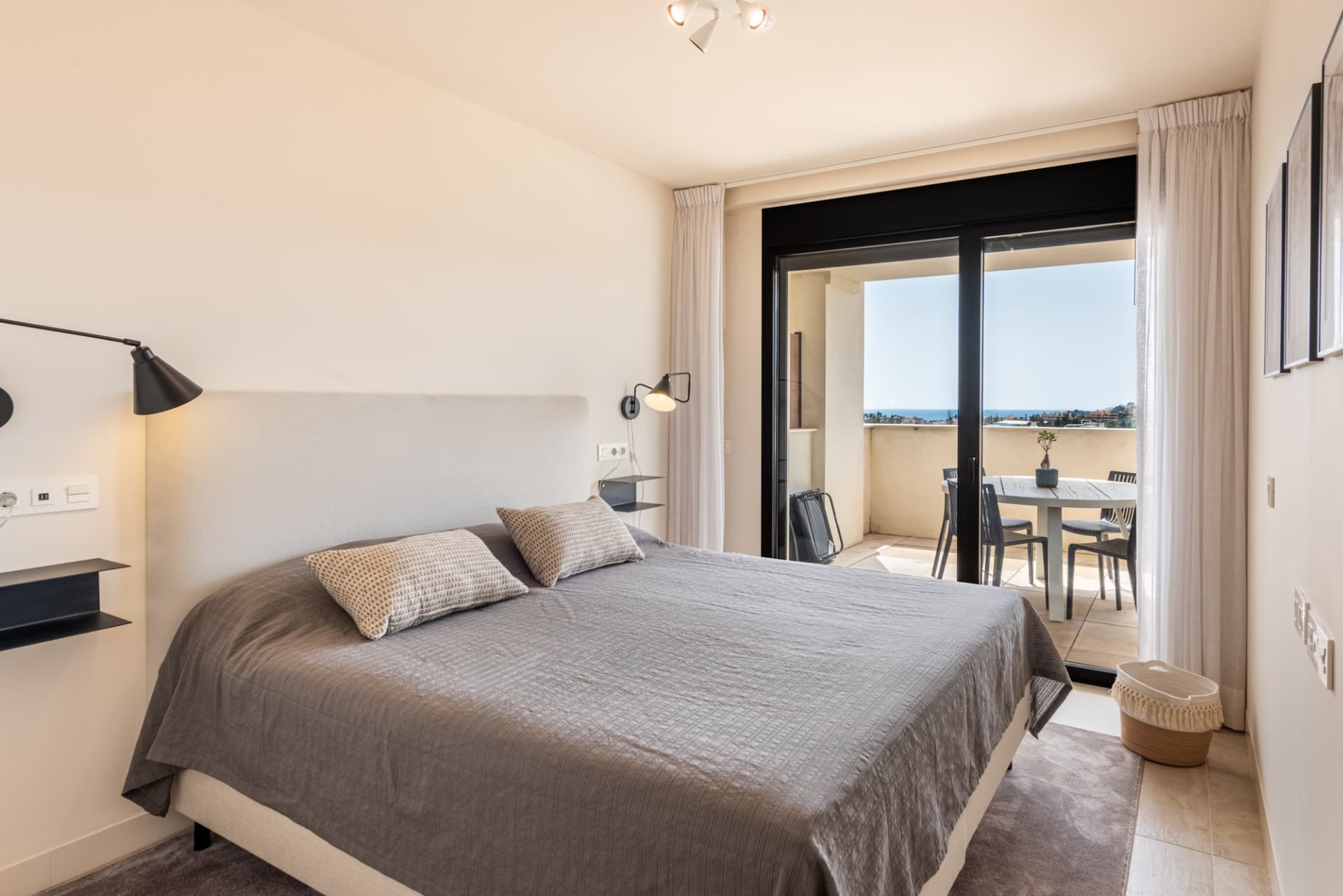Exklusivt modernt boende i La Cala de Mijas, gångavstånd till strand, restauranger och affärer.