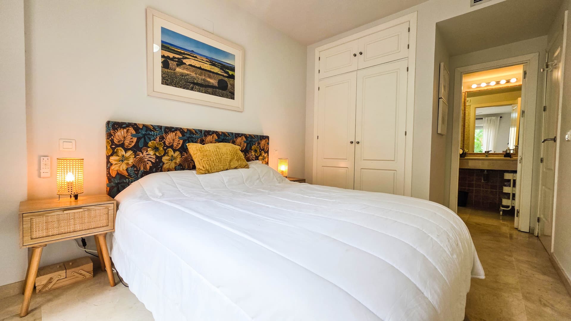 Ground Floor Apartment with Panoramic Views and Two Terraces in La Duquesa