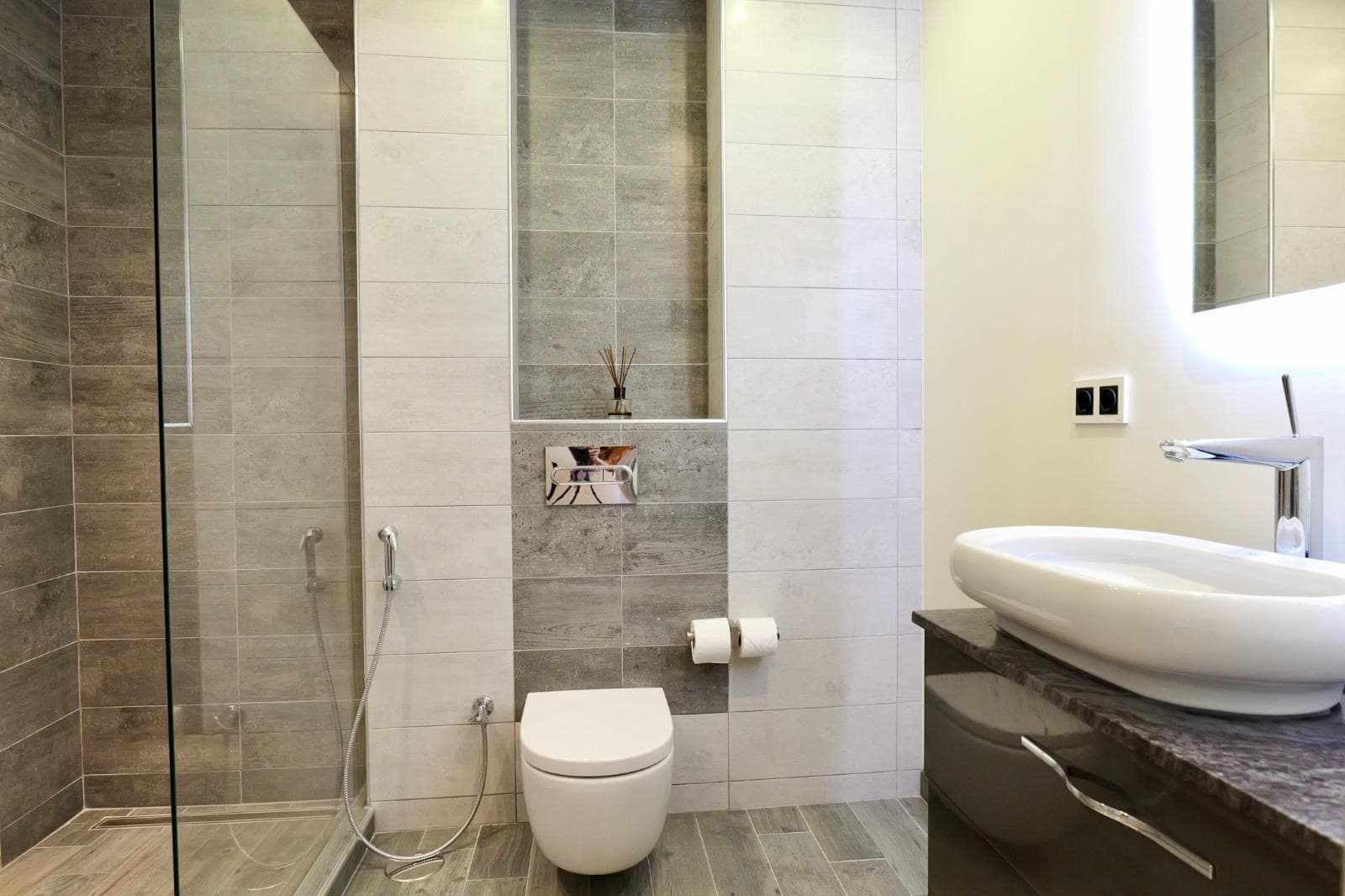 Exclusive Beachside Apartment in Las Mimosas, Walking Distance to Puerto Banús & Mistral Beach