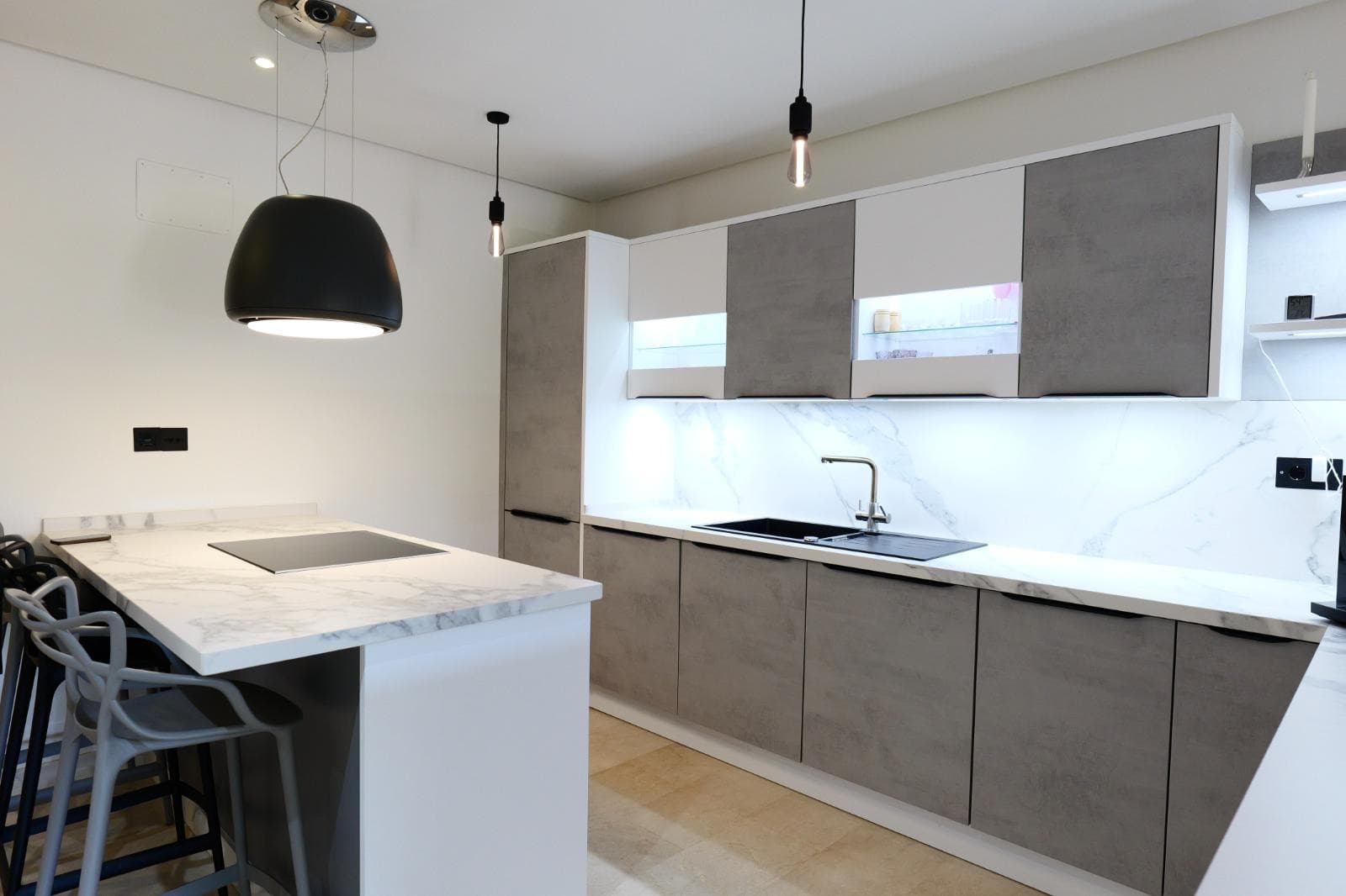 Exclusive Beachside Apartment in Las Mimosas, Walking Distance to Puerto Banús & Mistral Beach