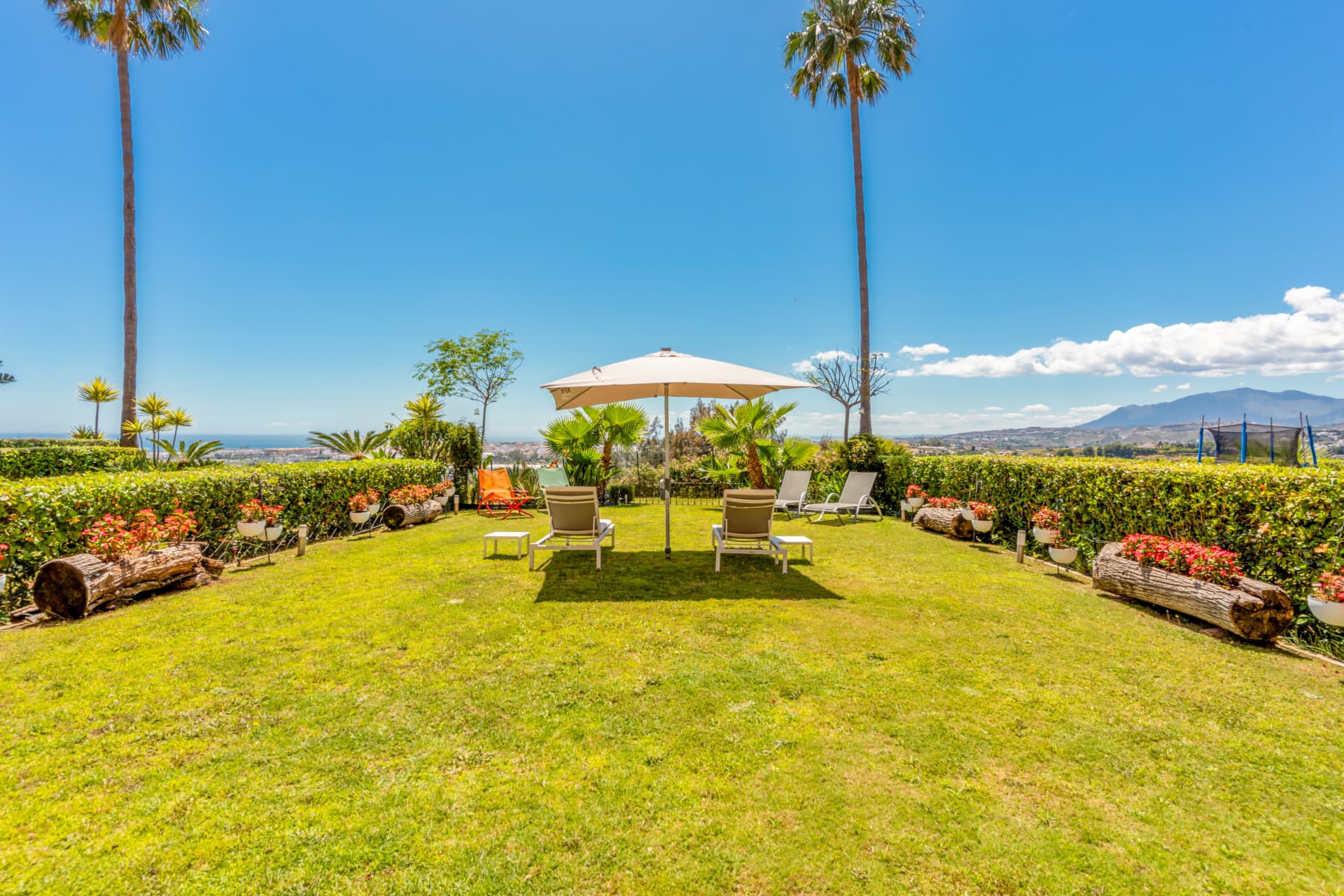 Apartment with private garden and stunning views