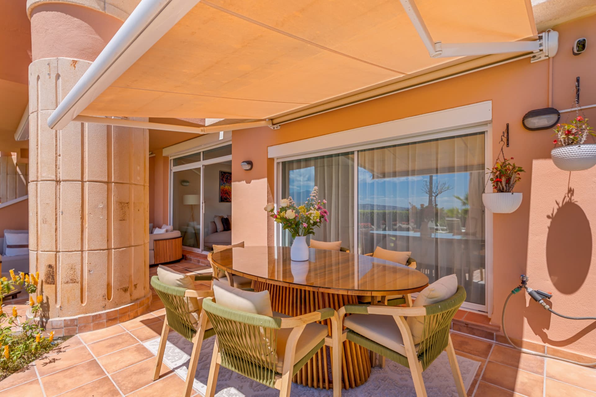Apartment with private garden and stunning views