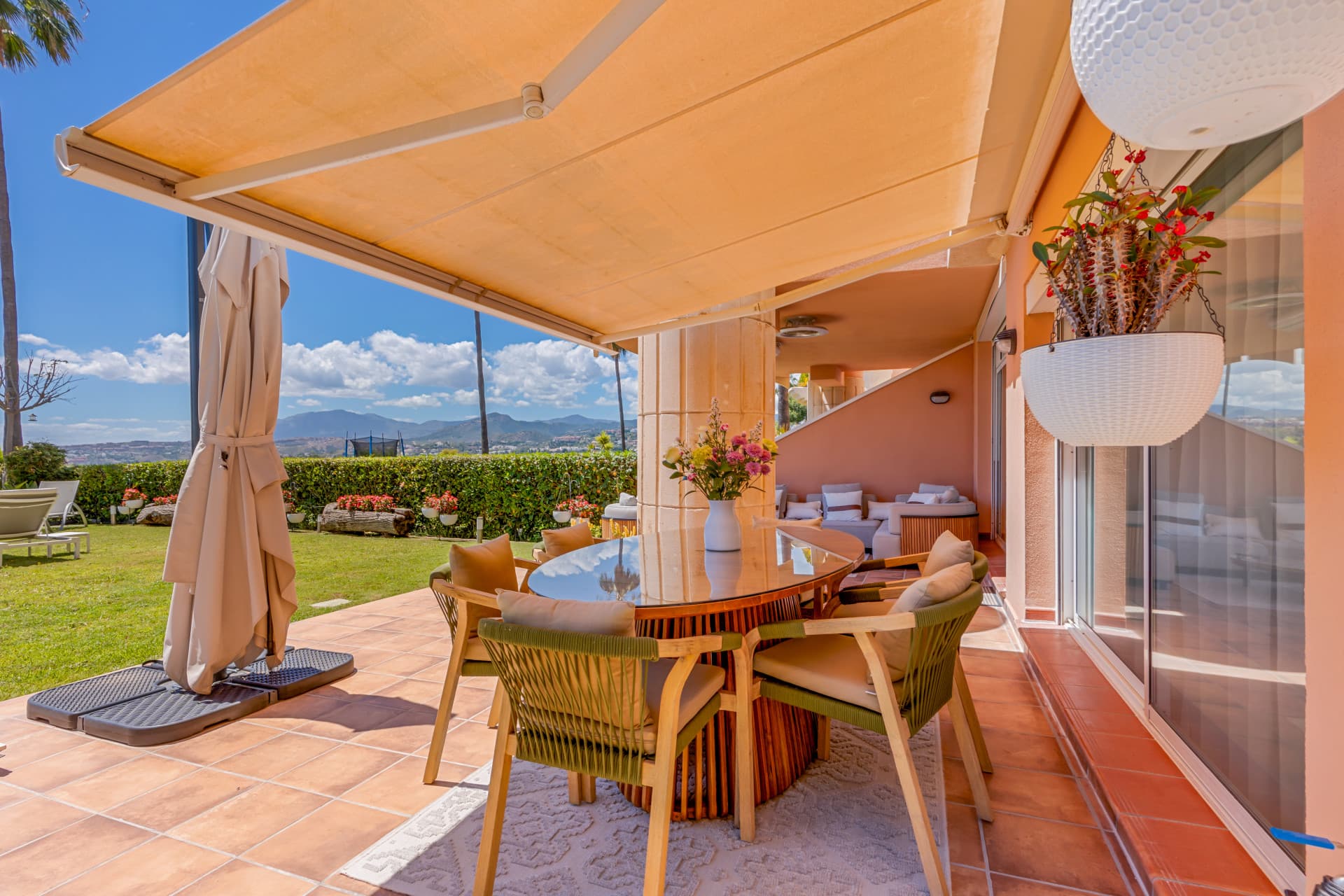 Apartment with private garden and stunning views