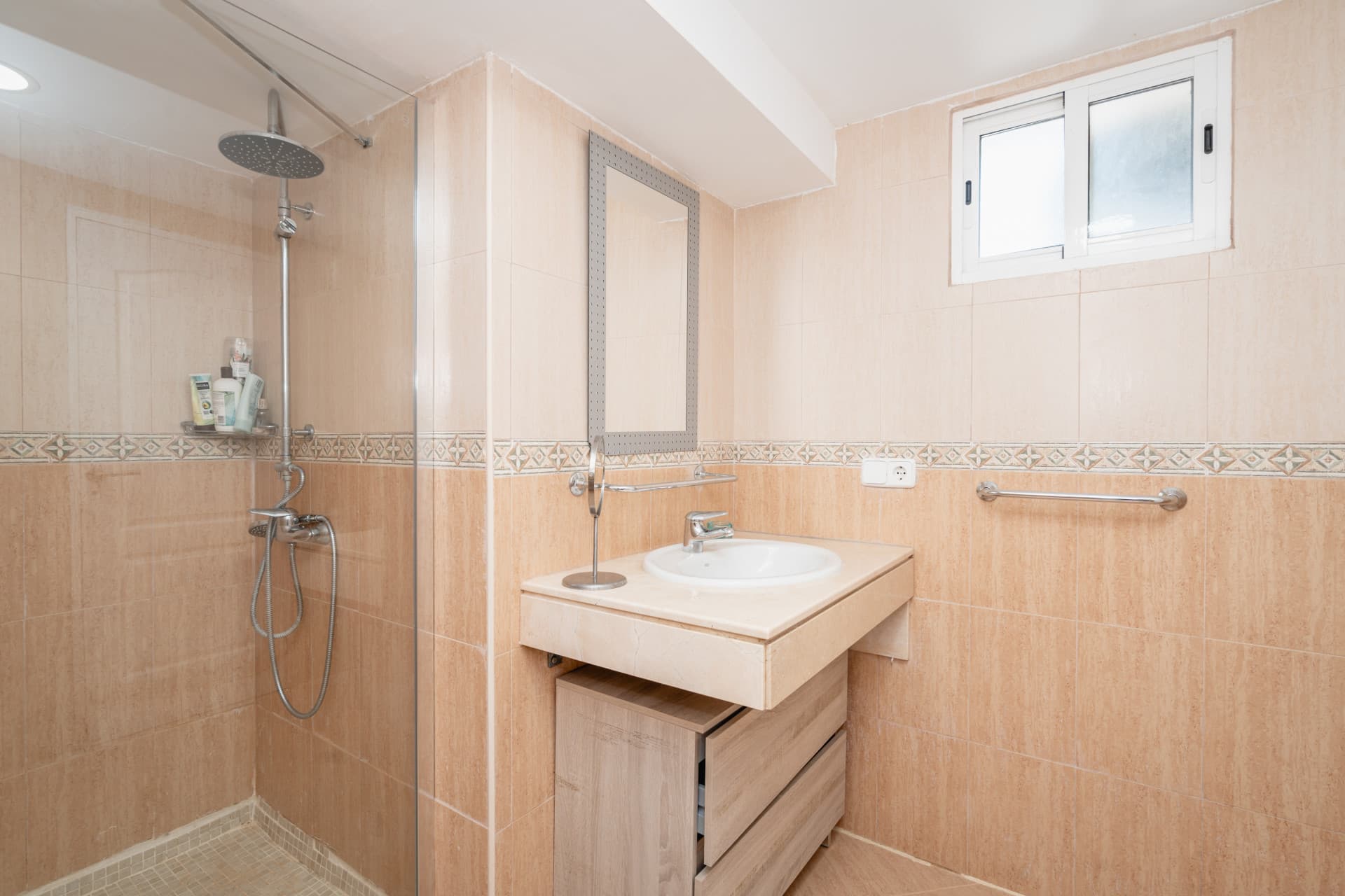 Spacious townhouse with villa feel in Señorío de Cortés