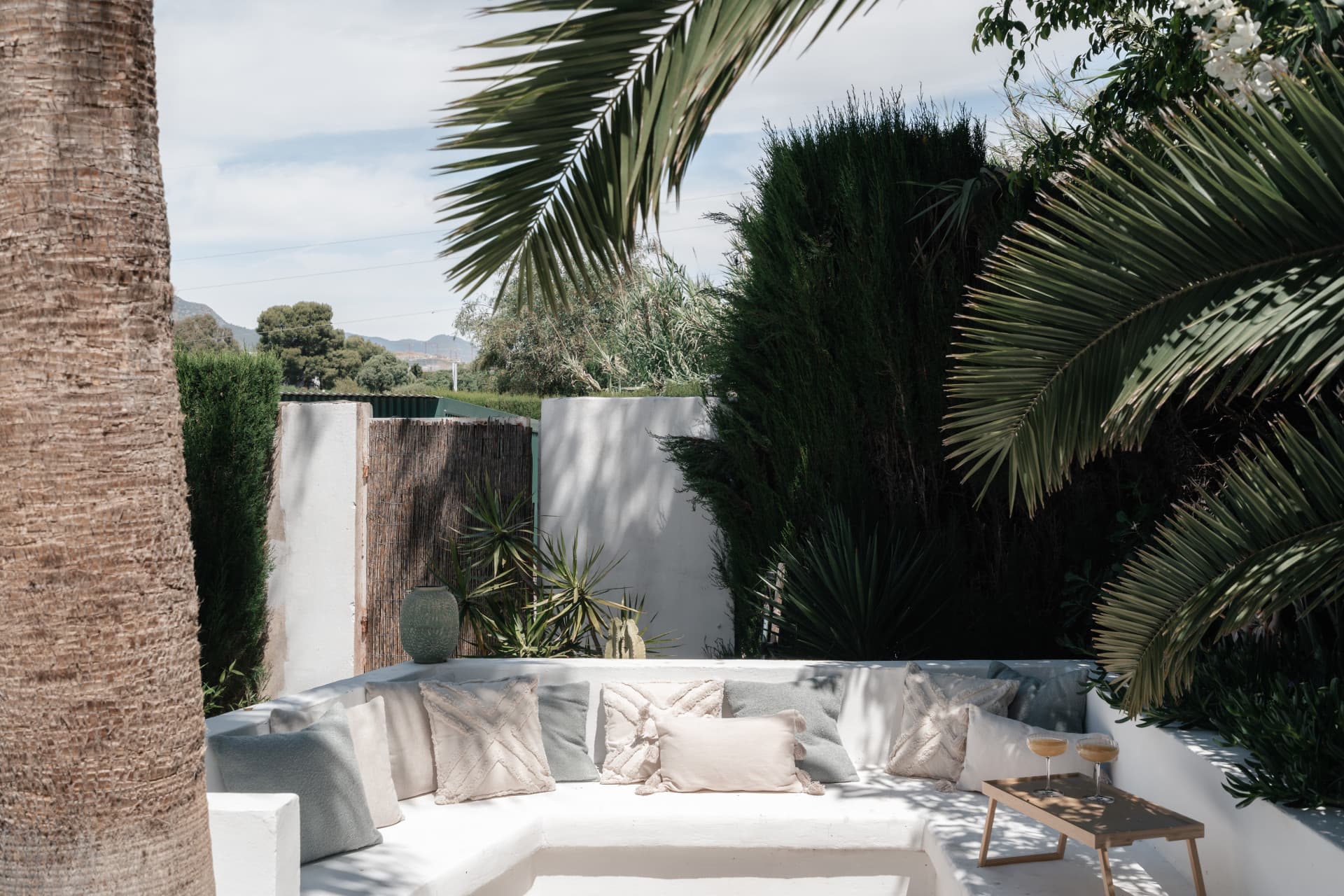 Spacious townhouse with villa feel in Señorío de Cortés