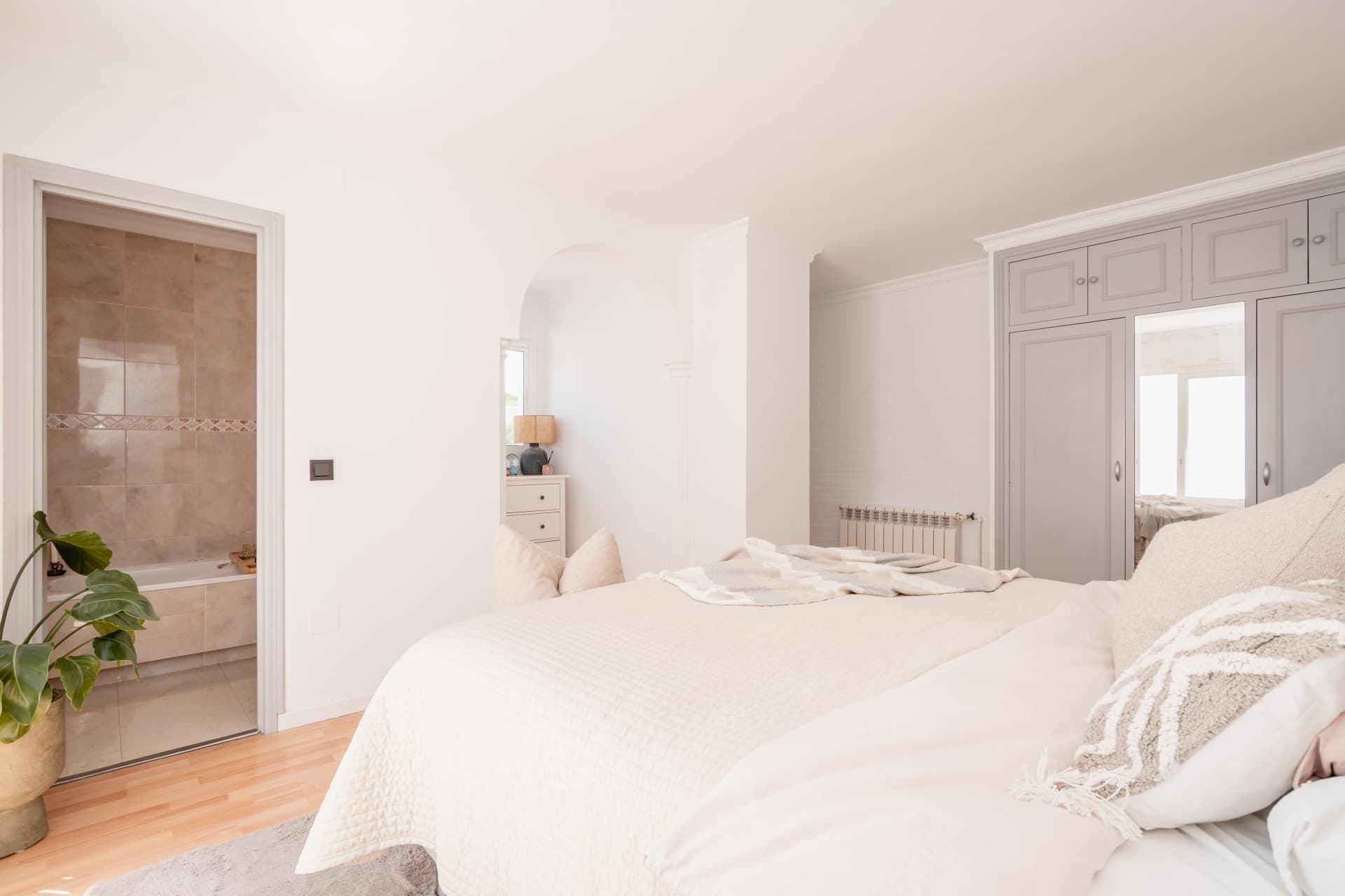 Spacious townhouse with villa feel in Señorío de Cortés