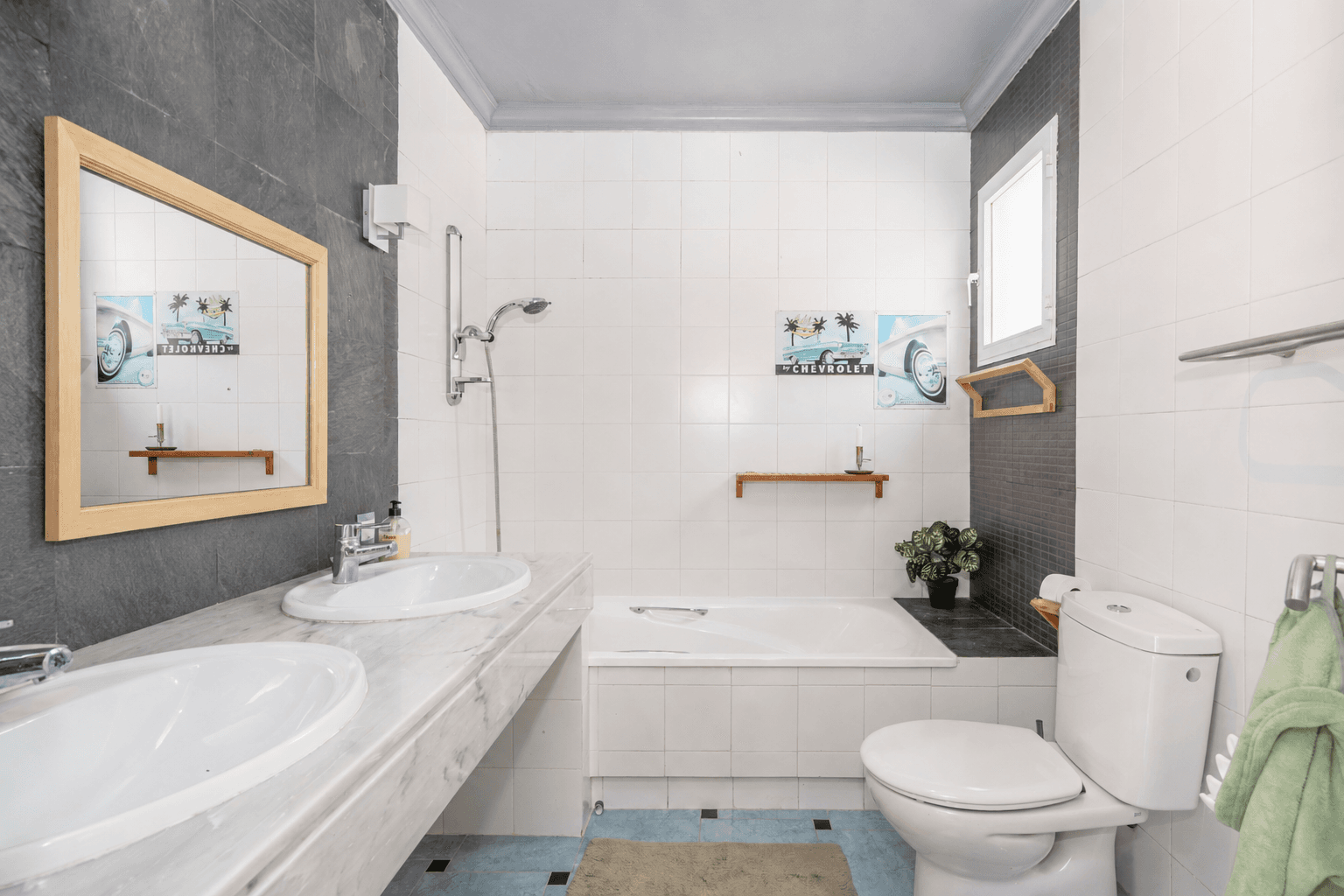 Spacious townhouse with villa feel in Señorío de Cortés