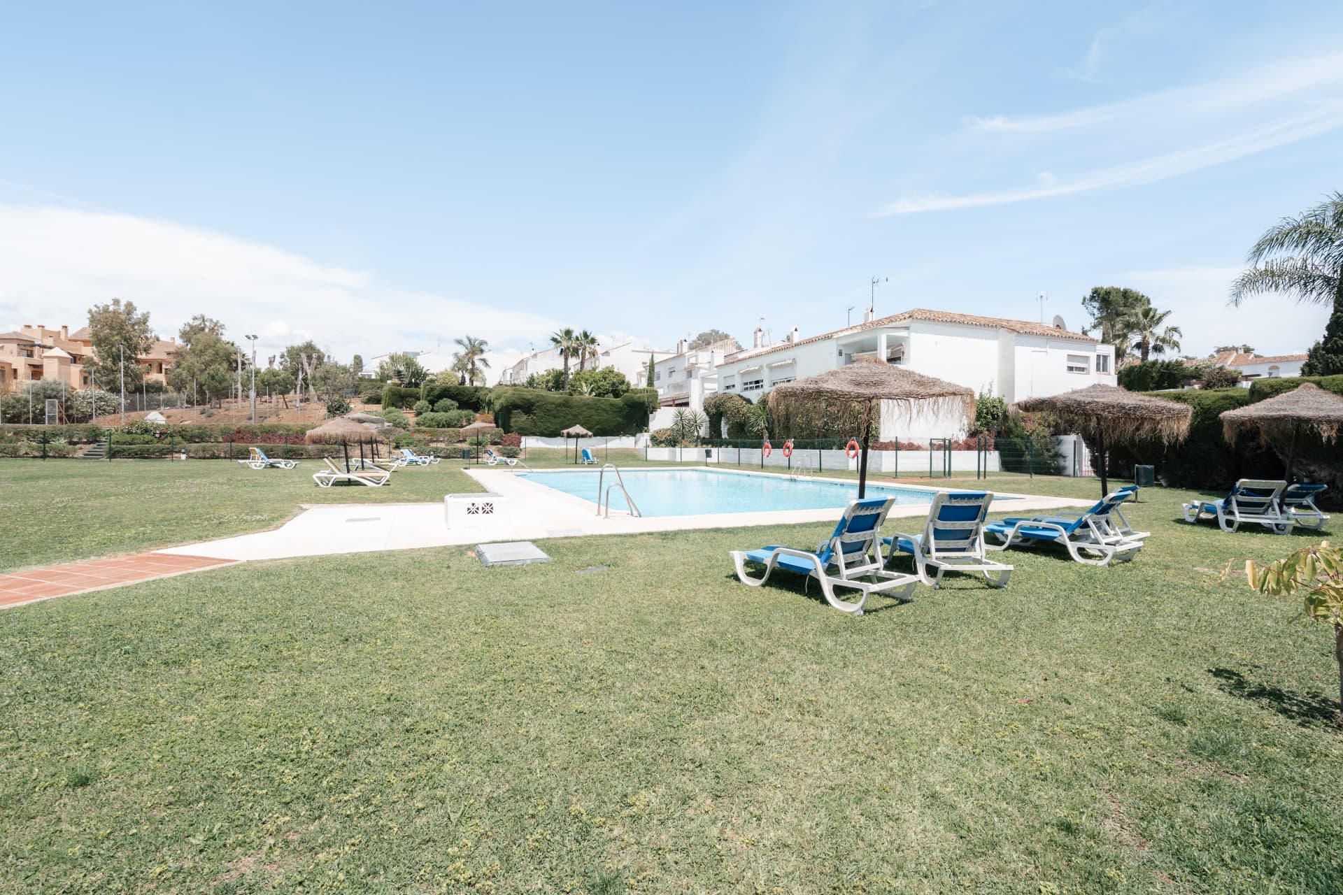 Spacious townhouse with villa feel in Señorío de Cortés