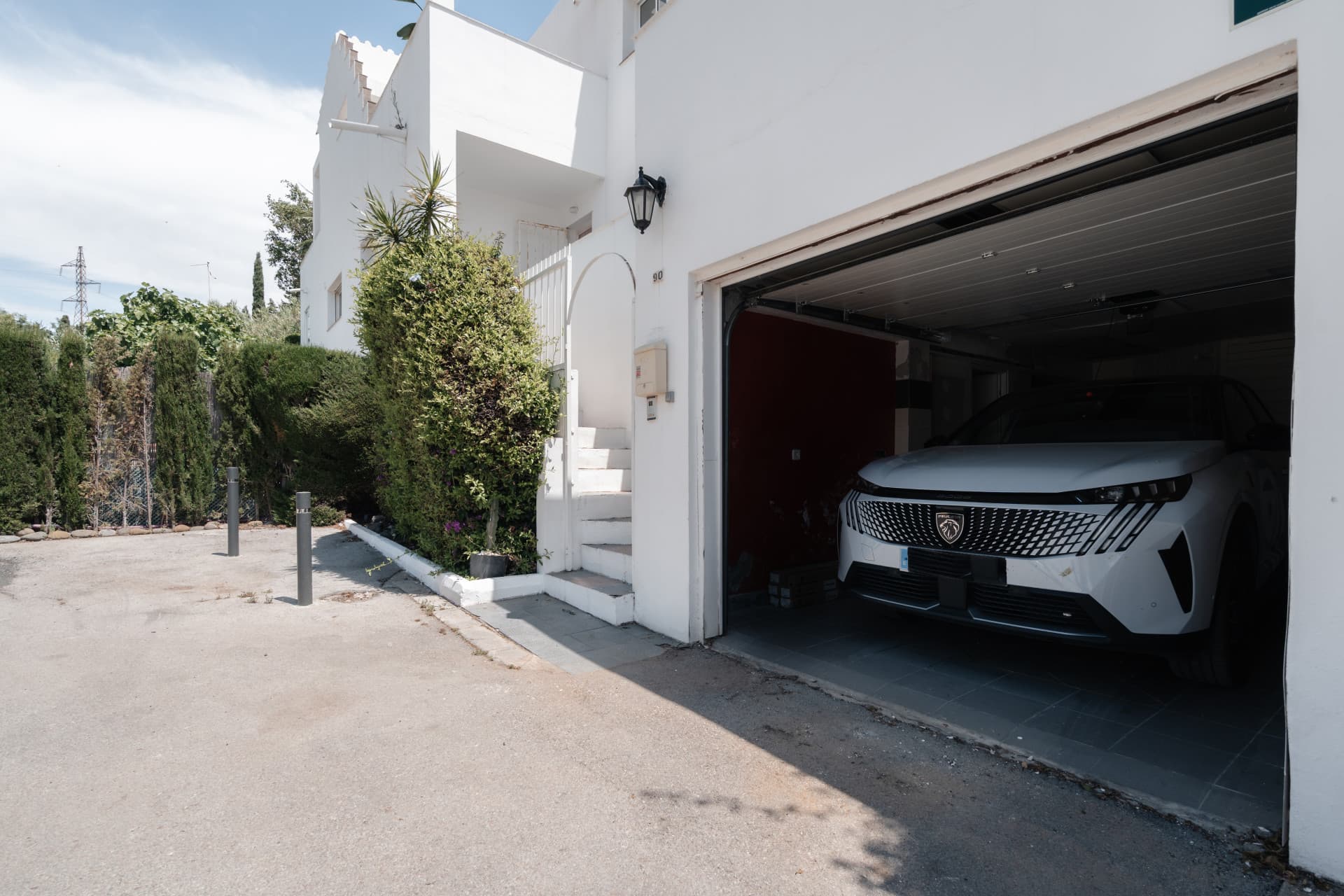 Spacious townhouse with villa feel in Señorío de Cortés