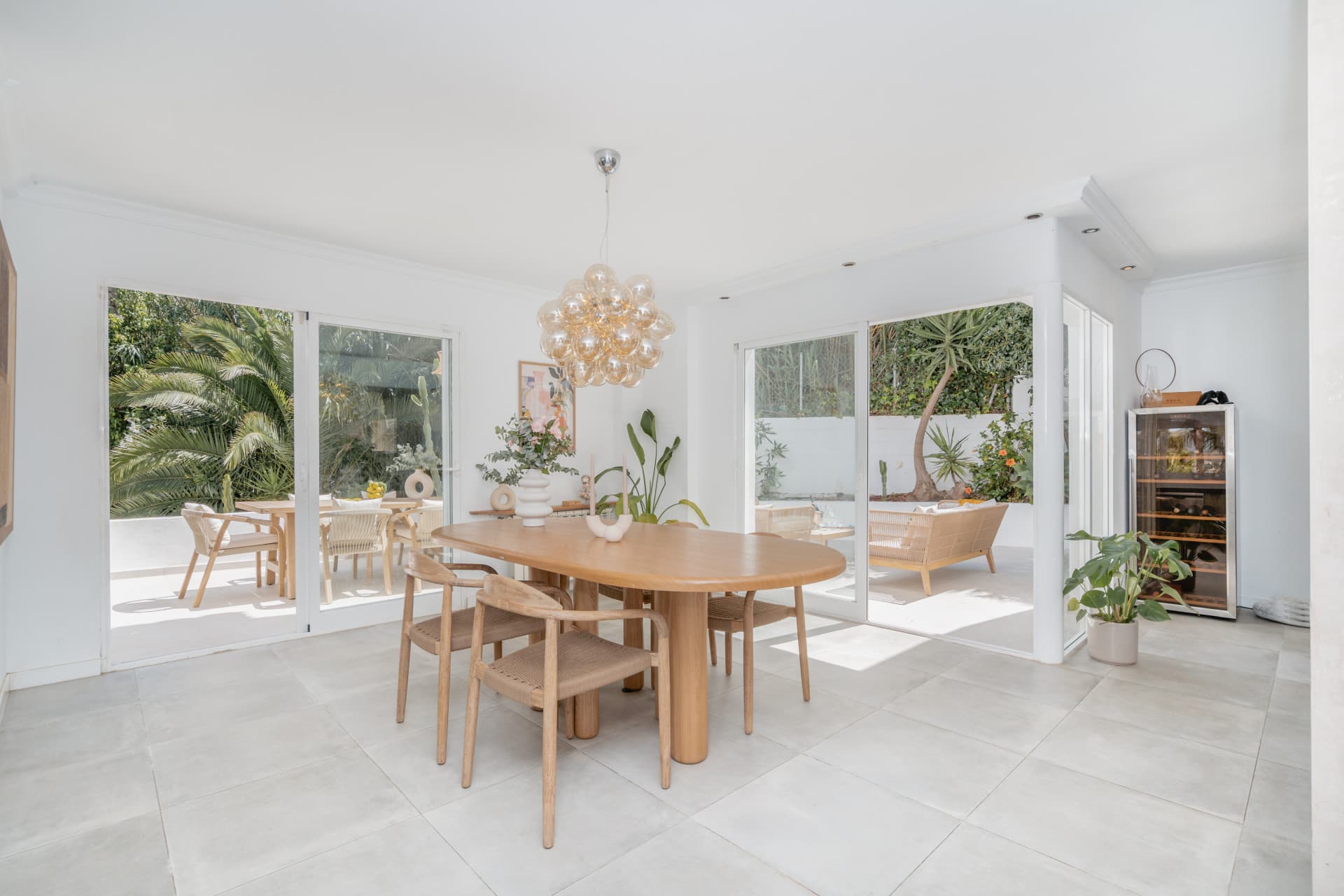 Spacious townhouse with villa feel in Señorío de Cortés