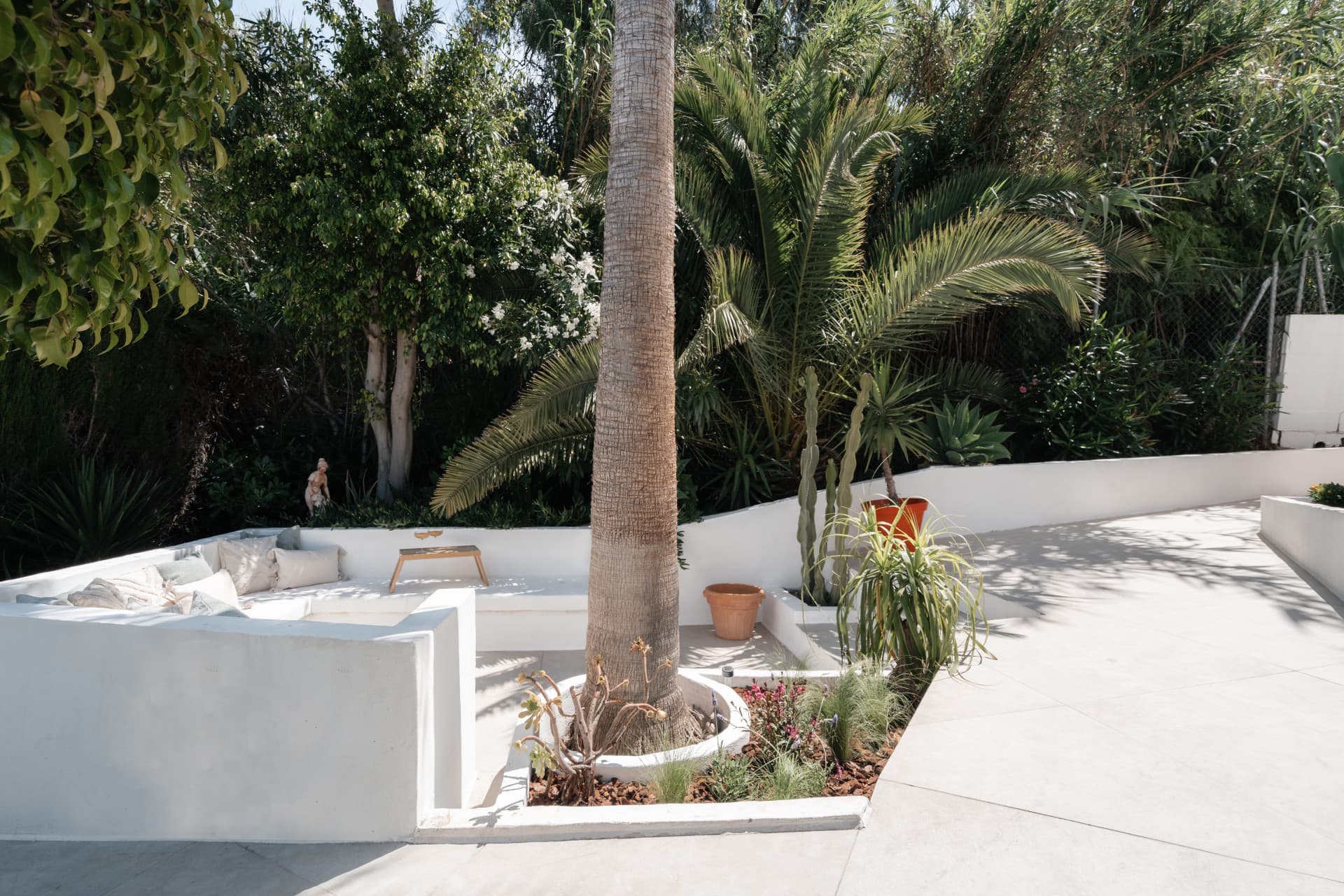 Spacious townhouse with villa feel in Señorío de Cortés