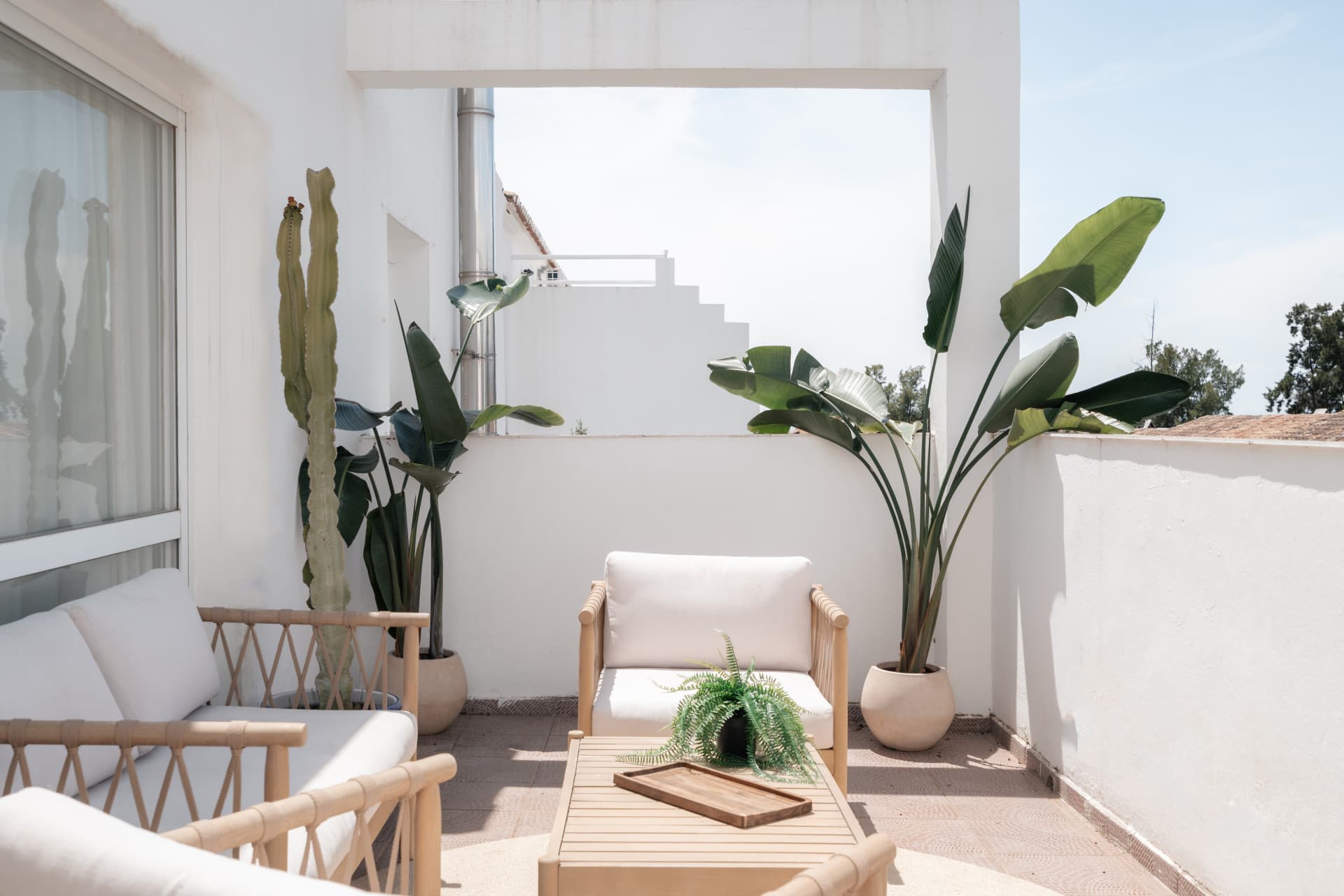 Spacious townhouse with villa feel in Señorío de Cortés