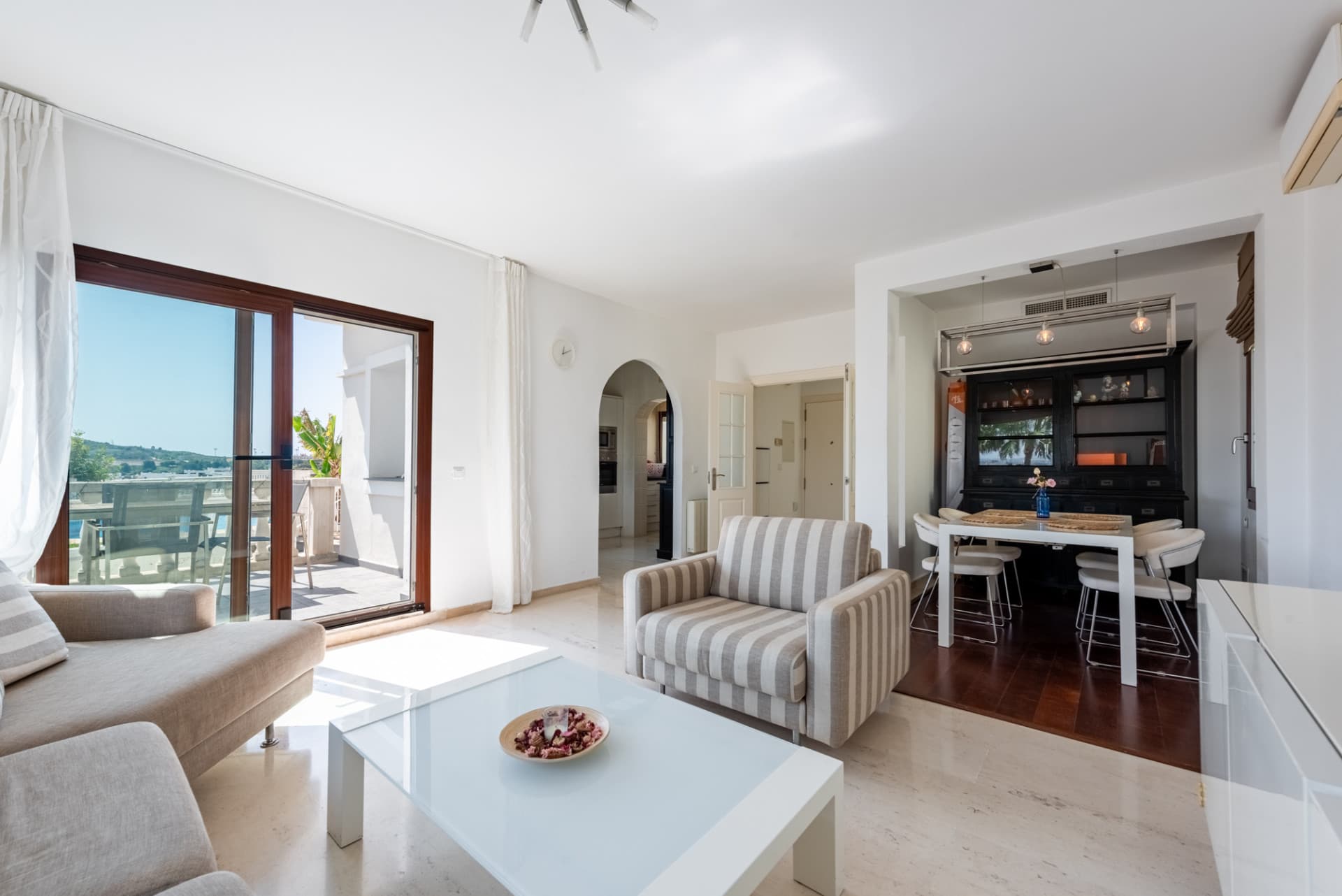 Small villa with panoramic views in Jardines del Águila