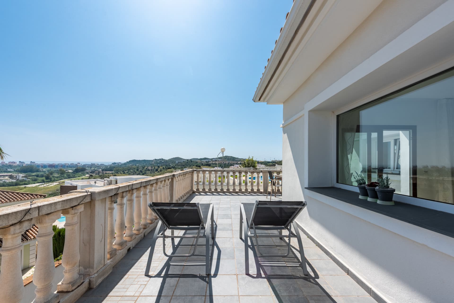 Liten villa med panoramautsikt i Jardines del Águila