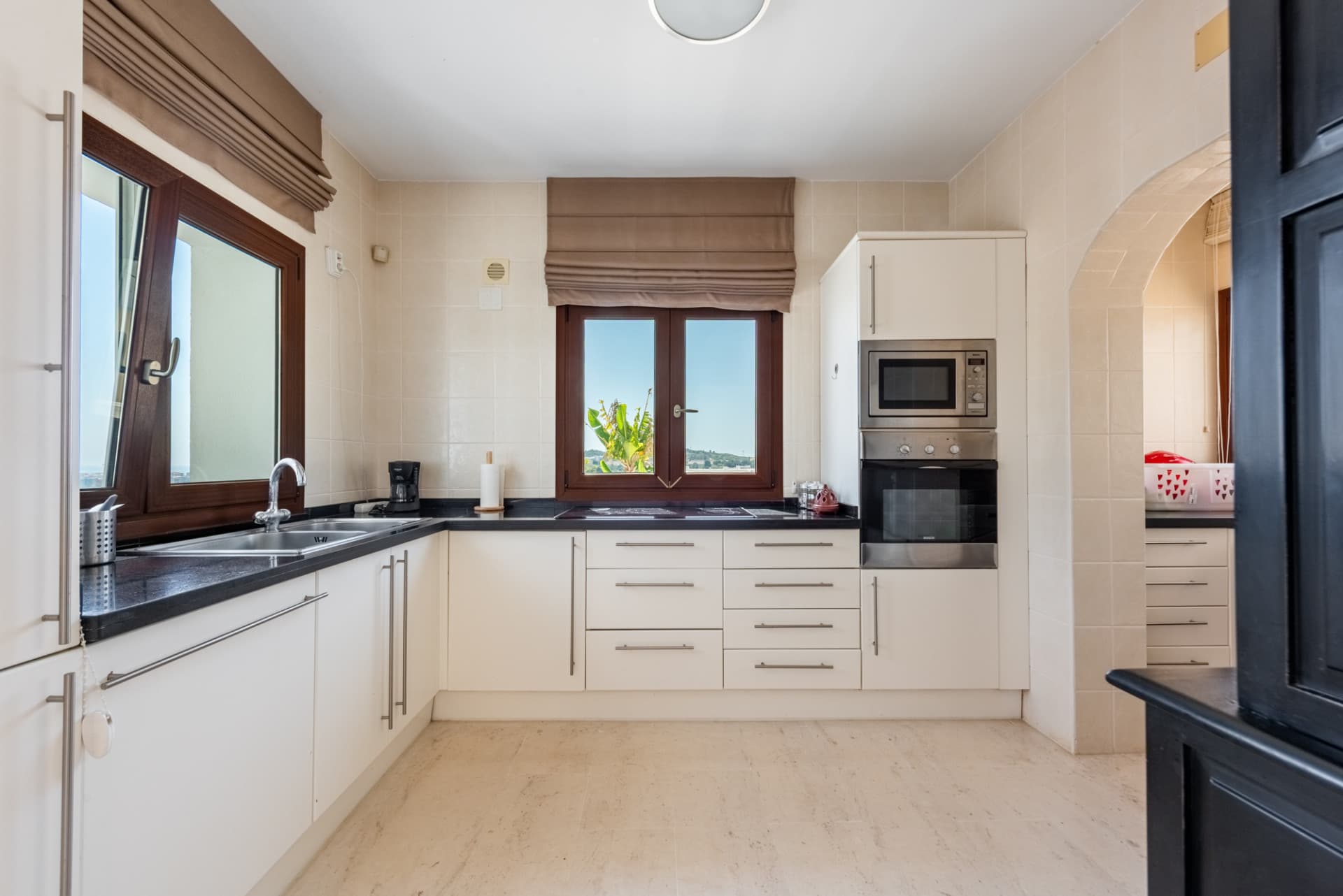 Small villa with panoramic views in Jardines del Águila
