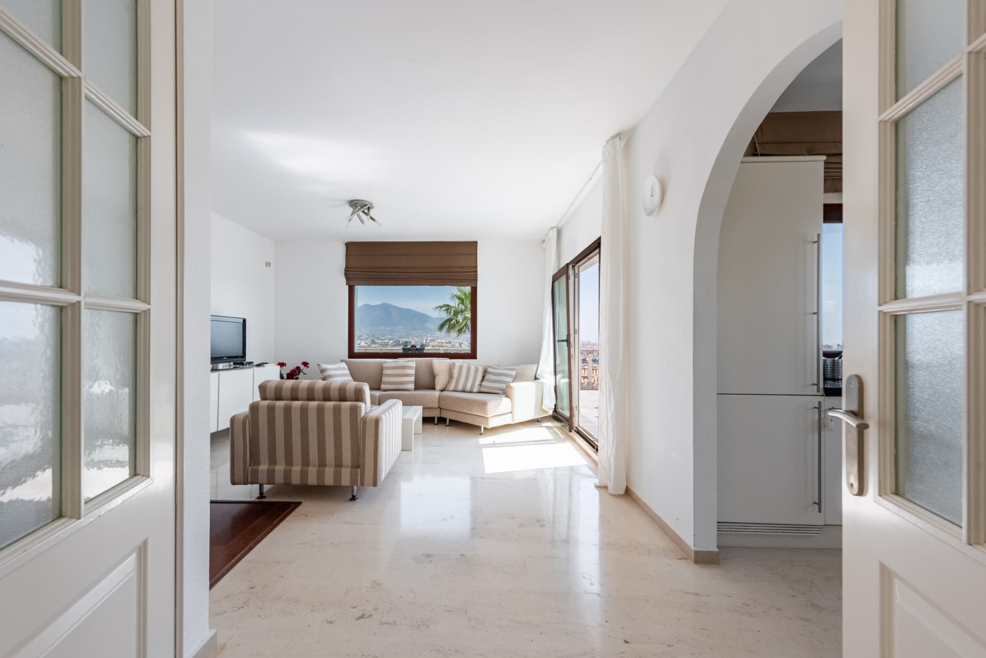 Small villa with panoramic views in Jardines del Águila