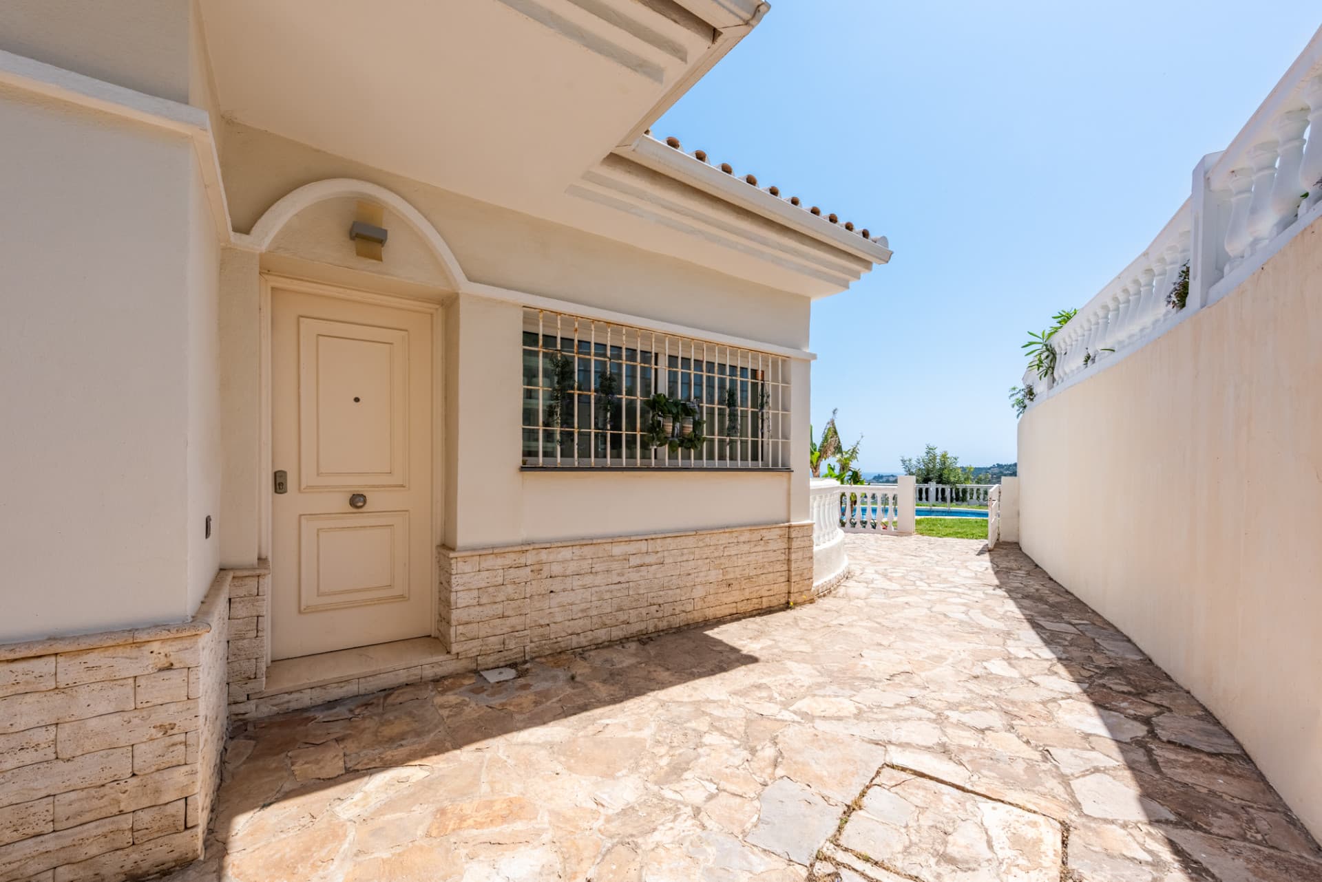 Small villa with panoramic views in Jardines del Águila