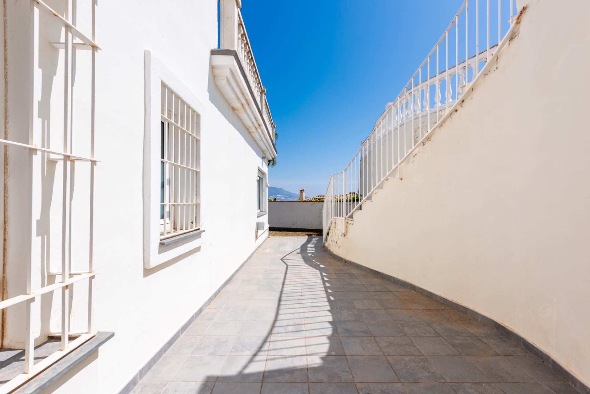 Small villa with panoramic views in Jardines del Águila