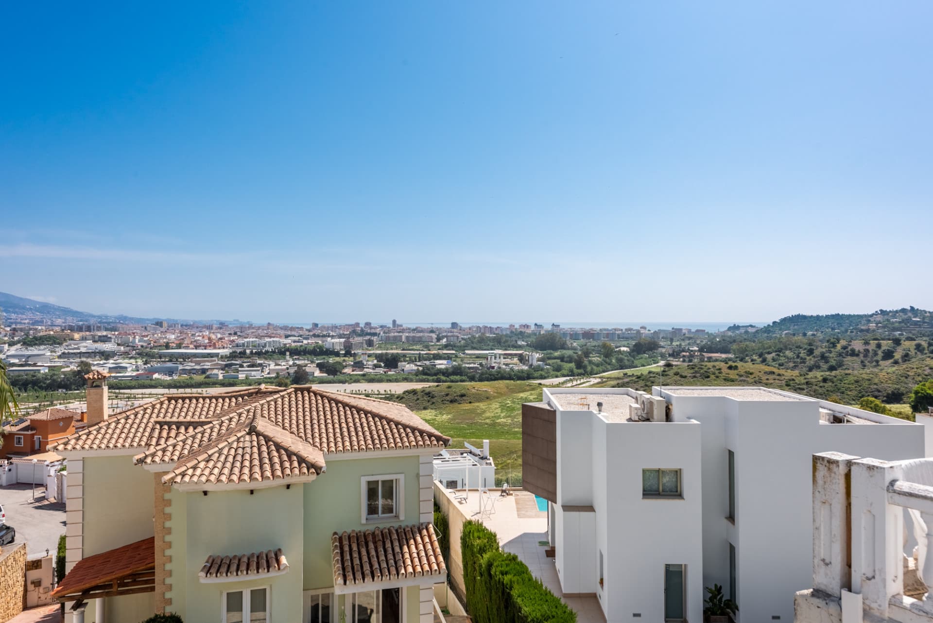 Small villa with panoramic views in Jardines del Águila