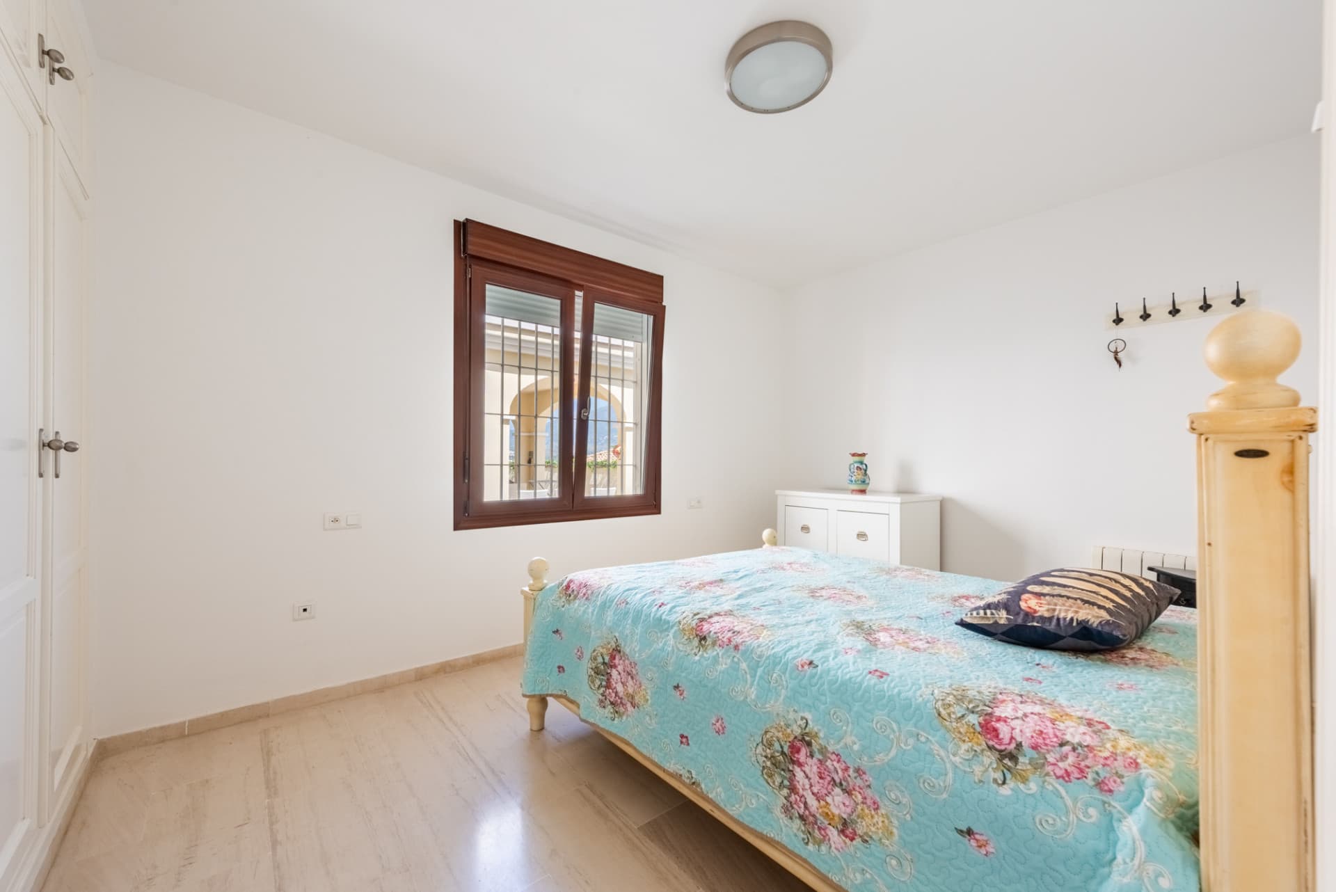 Small villa with panoramic views in Jardines del Águila
