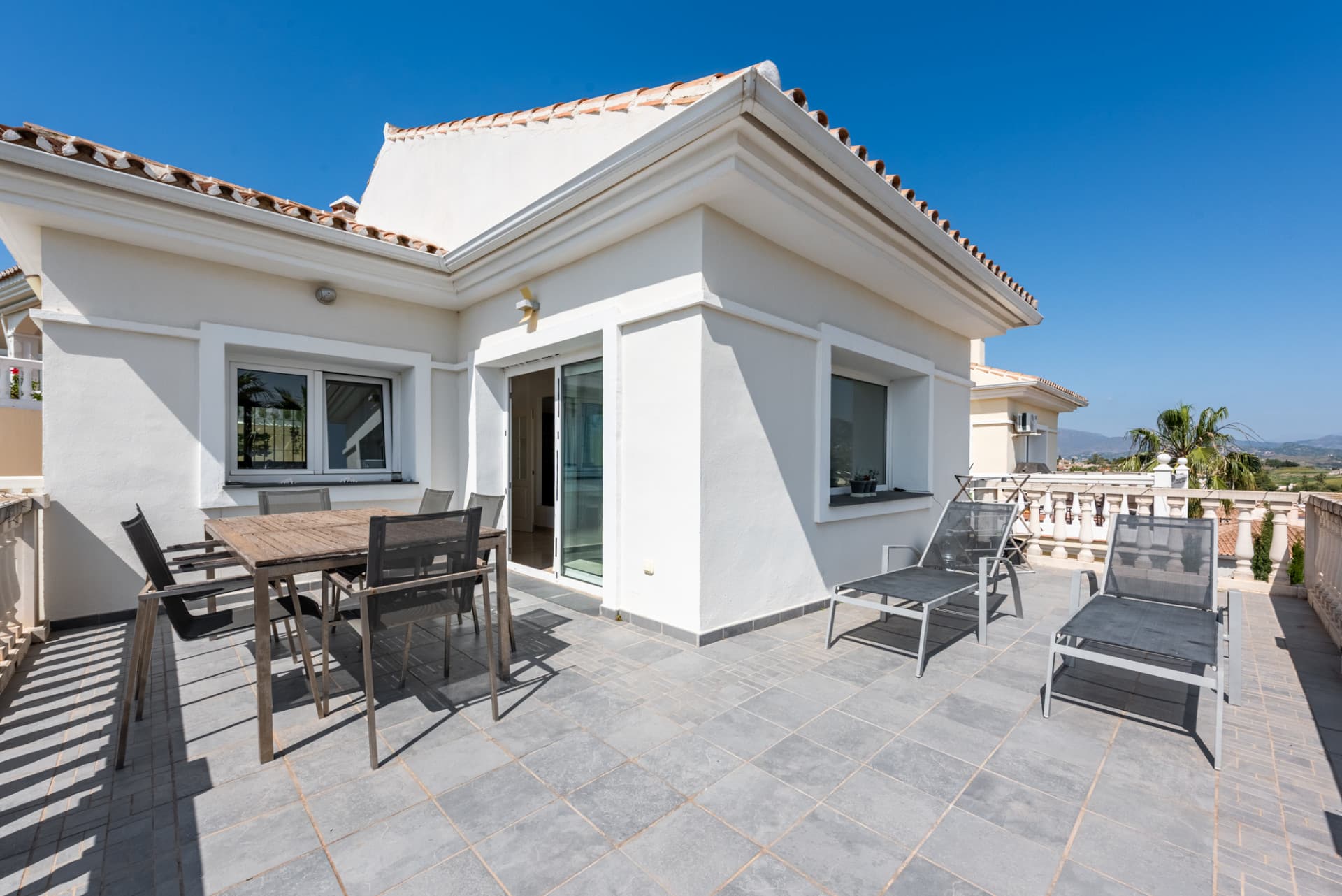 Small villa with panoramic views in Jardines del Águila