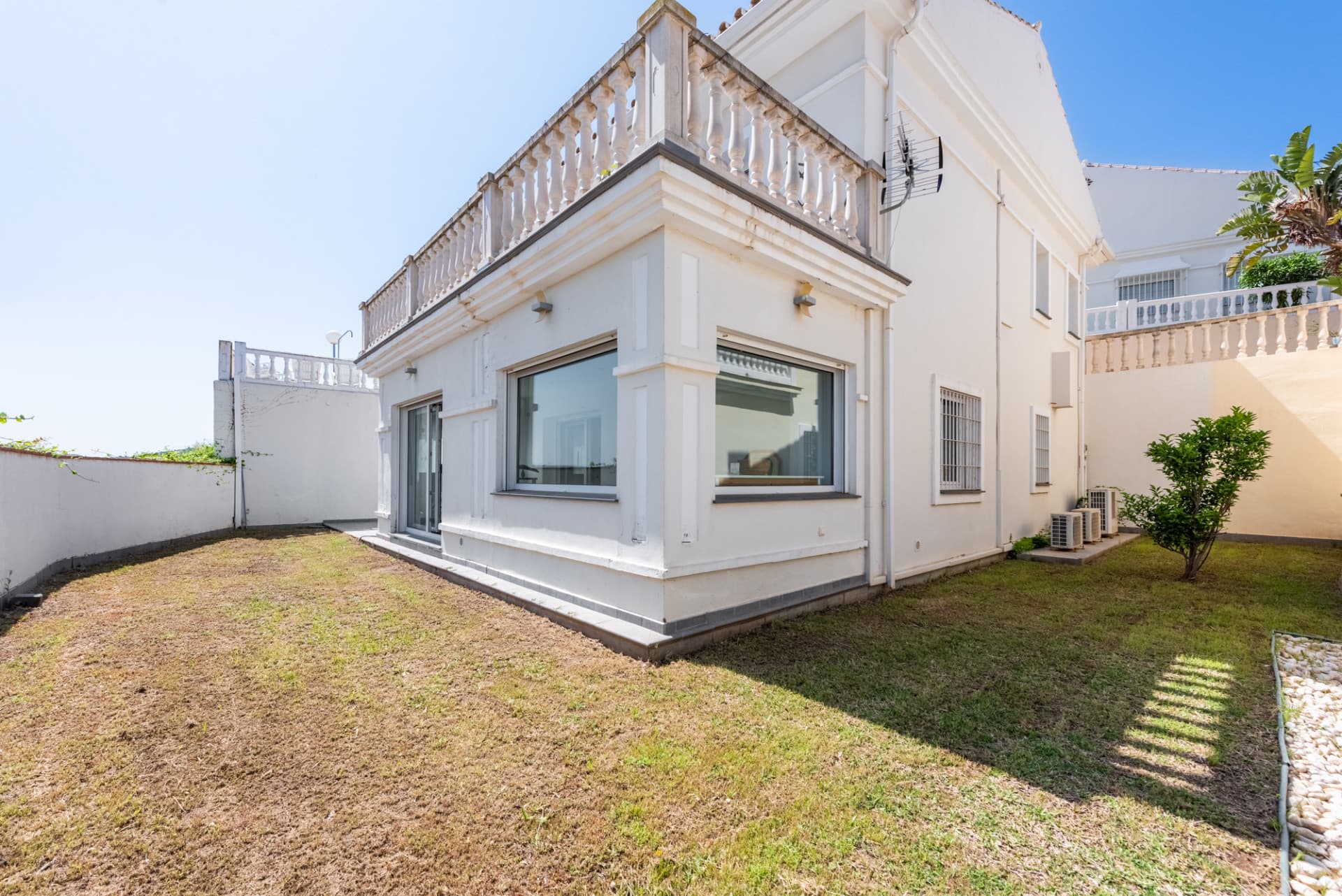 Small villa with panoramic views in Jardines del Águila