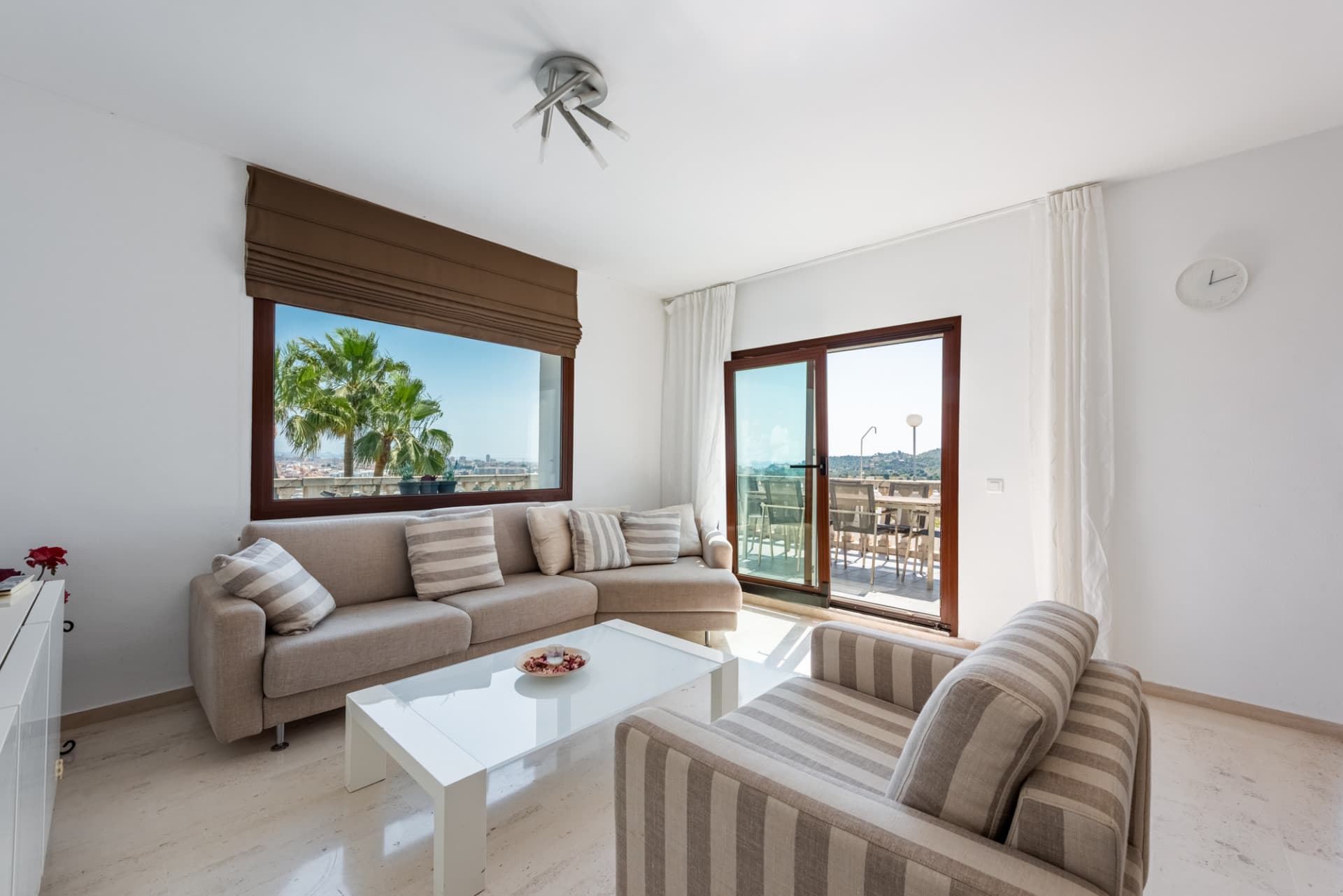Small villa with panoramic views in Jardines del Águila