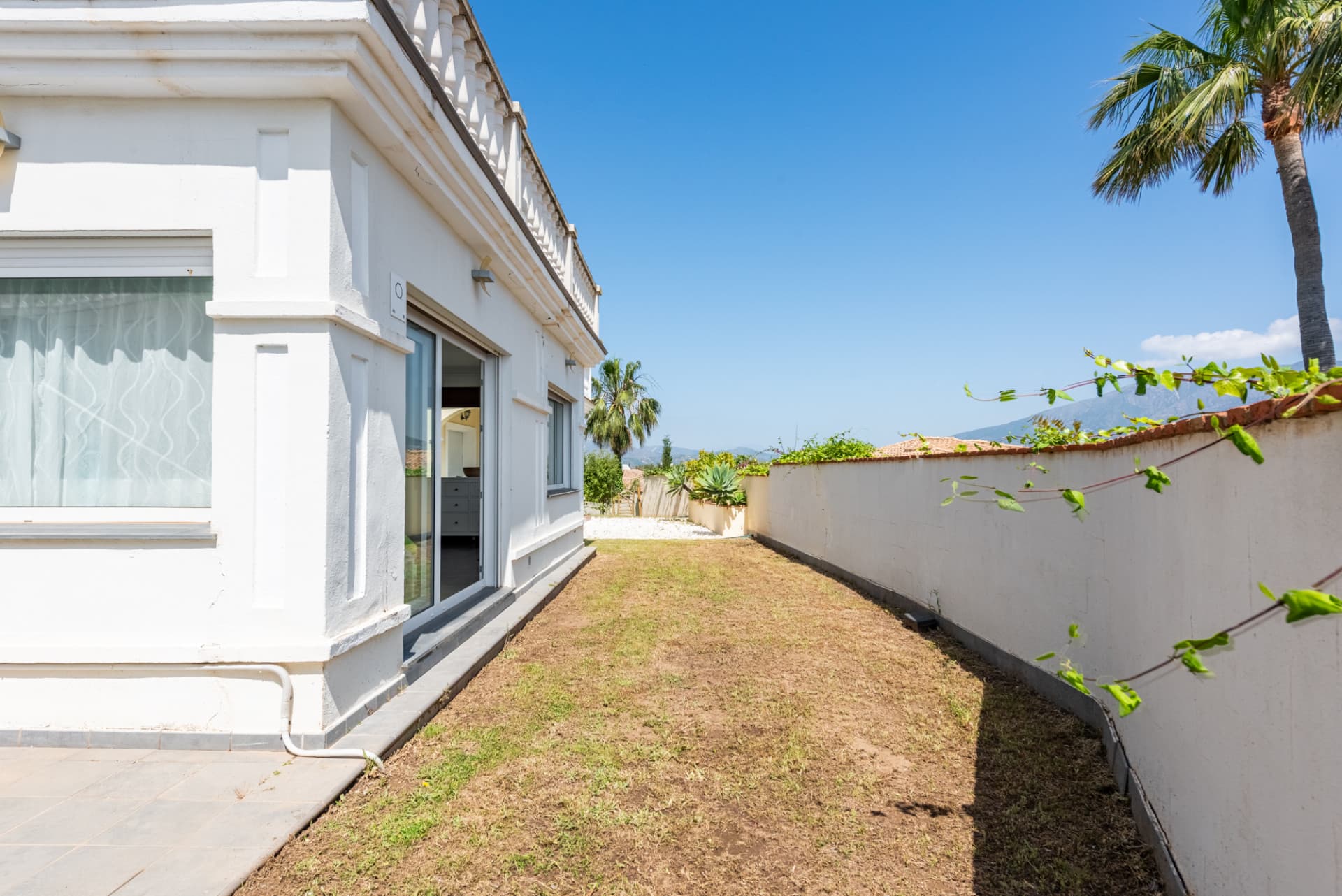 Small villa with panoramic views in Jardines del Águila