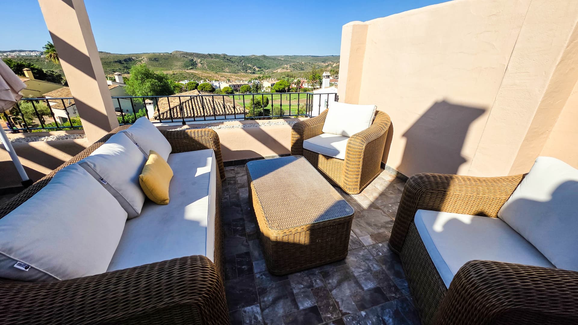 Refurbished Duplex Penthouse with Panoramic Sea and Mountain Views in La Duquesa