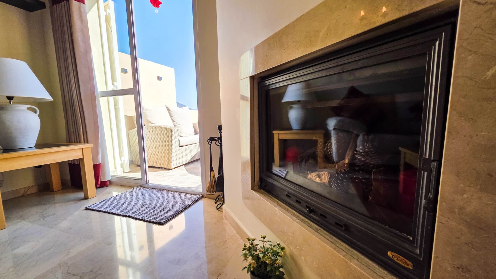 Refurbished Duplex Penthouse with Panoramic Sea and Mountain Views in La Duquesa