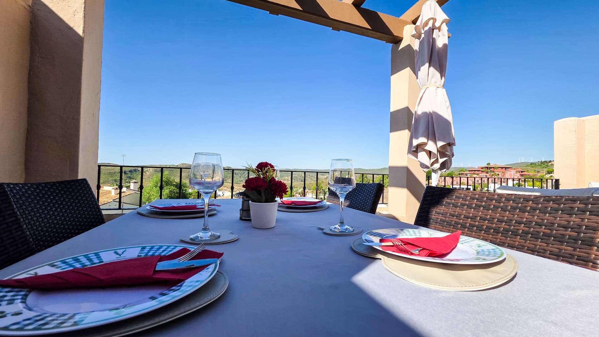 Refurbished Duplex Penthouse with Panoramic Sea and Mountain Views in La Duquesa