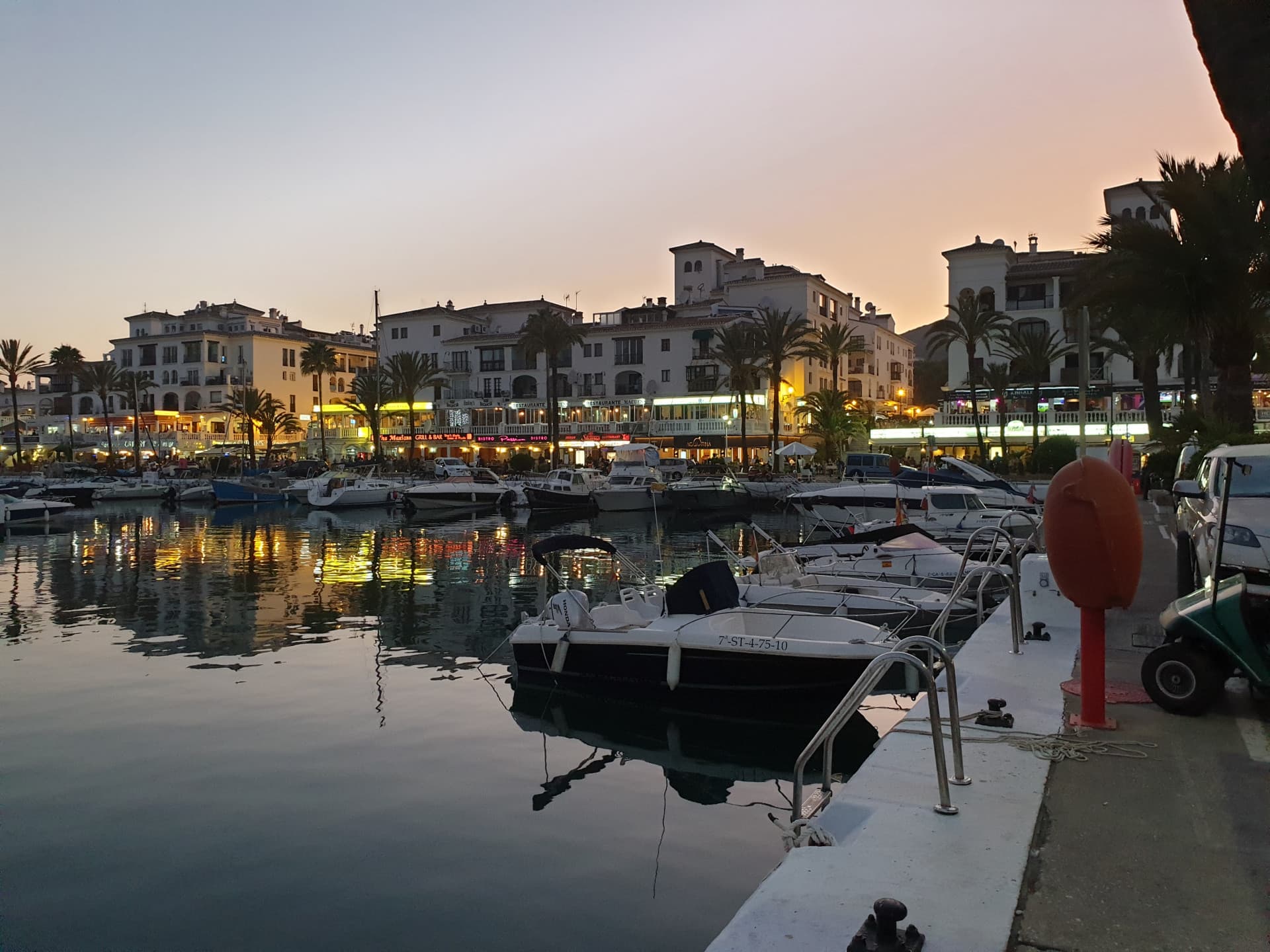 Refurbished Duplex Penthouse with Panoramic Sea and Mountain Views in La Duquesa