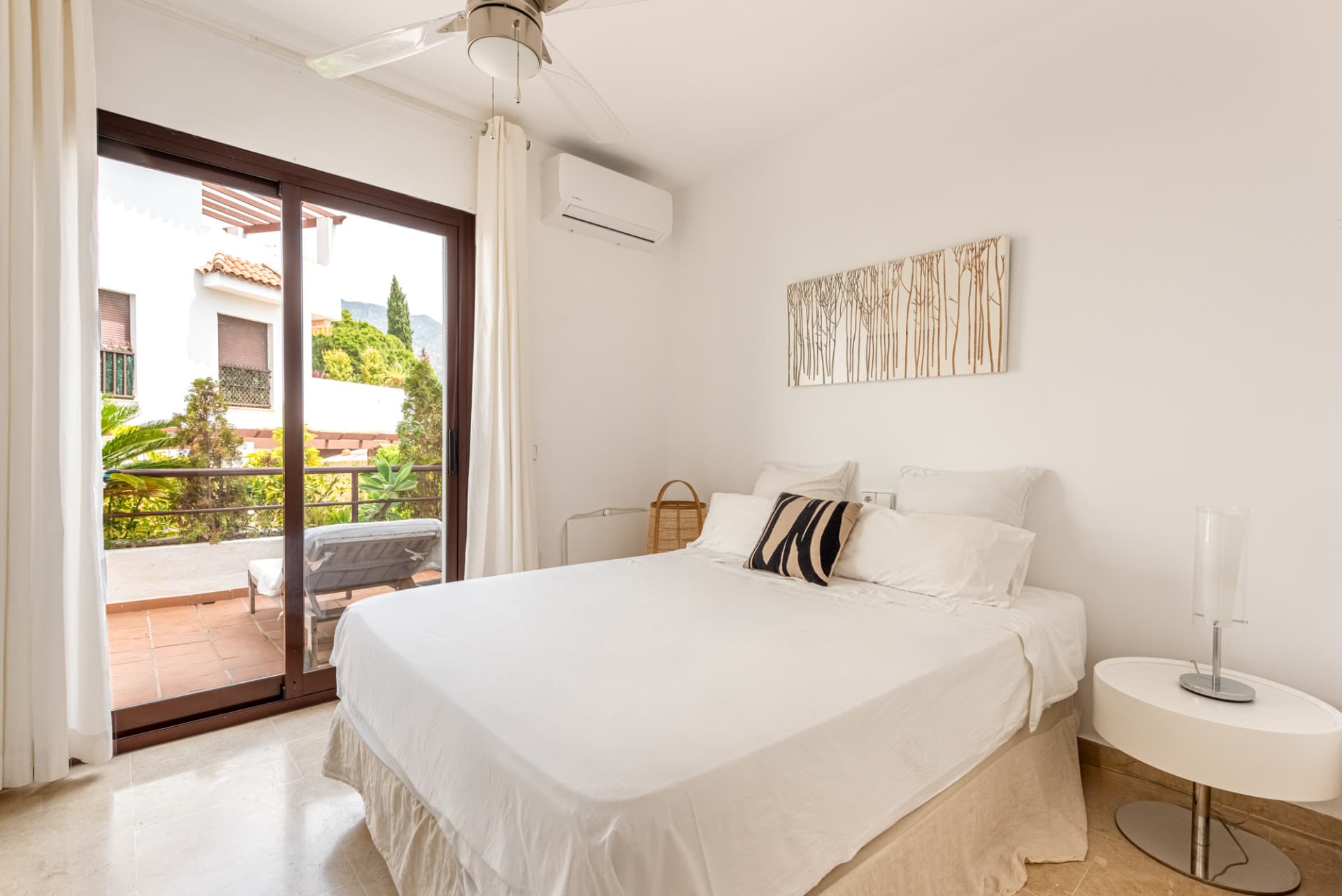 An oasis of tranquillity in the heart of Marbella's exclusive Golden Mile.