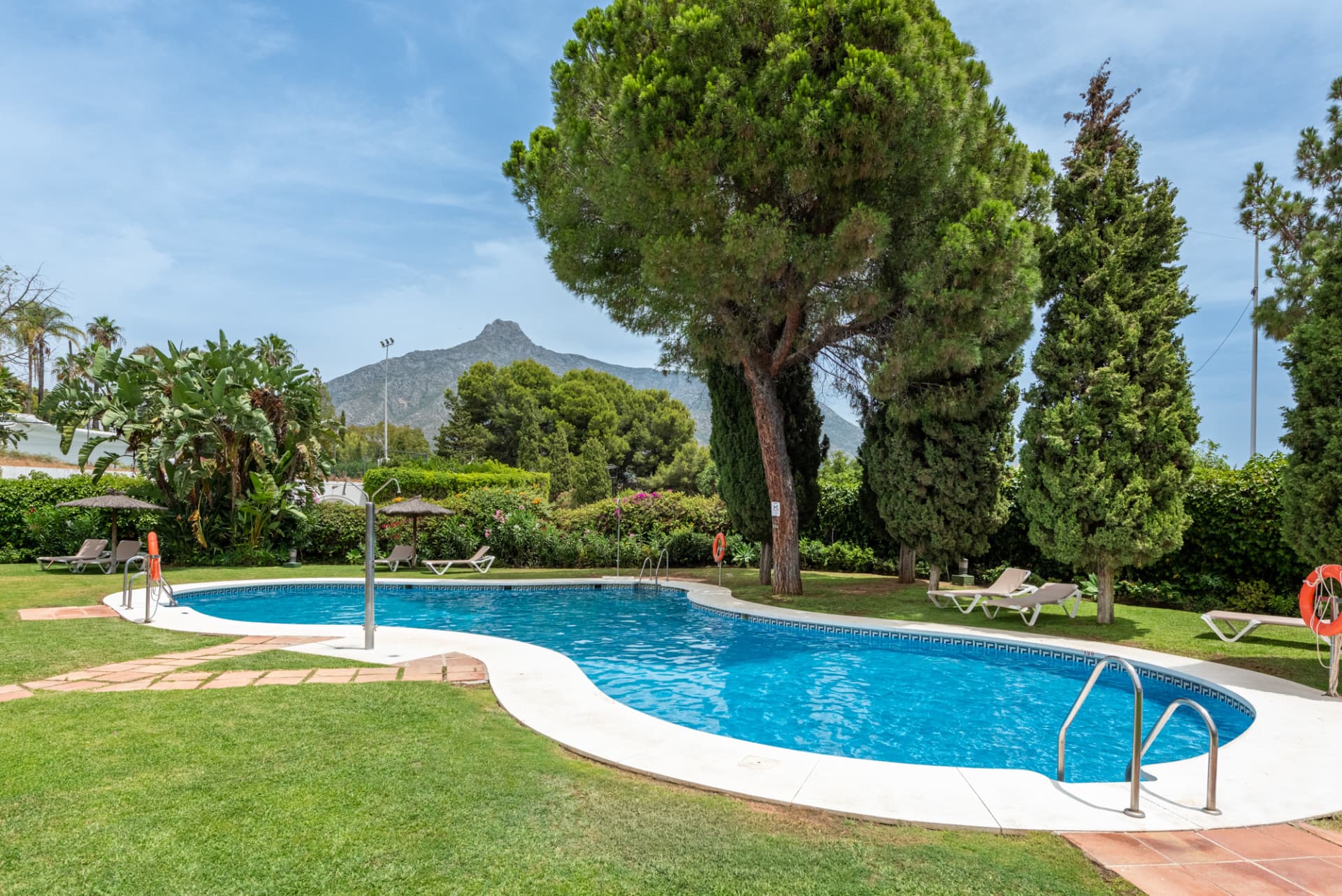 An oasis of tranquillity in the heart of Marbella's exclusive Golden Mile.