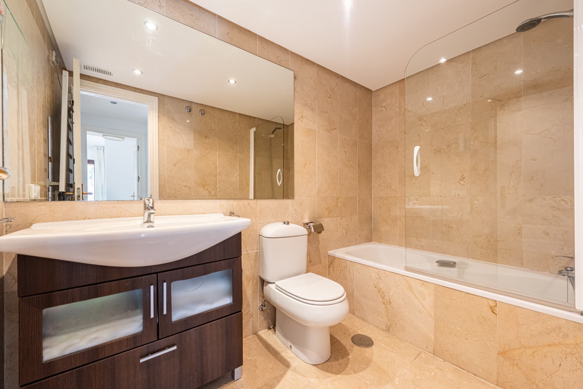 An oasis of tranquillity in the heart of Marbella's exclusive Golden Mile.