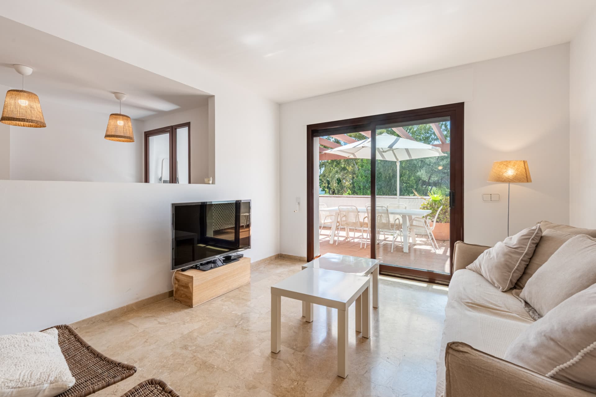 Apartment in a quiet development on the Golden Mile with tourist license.