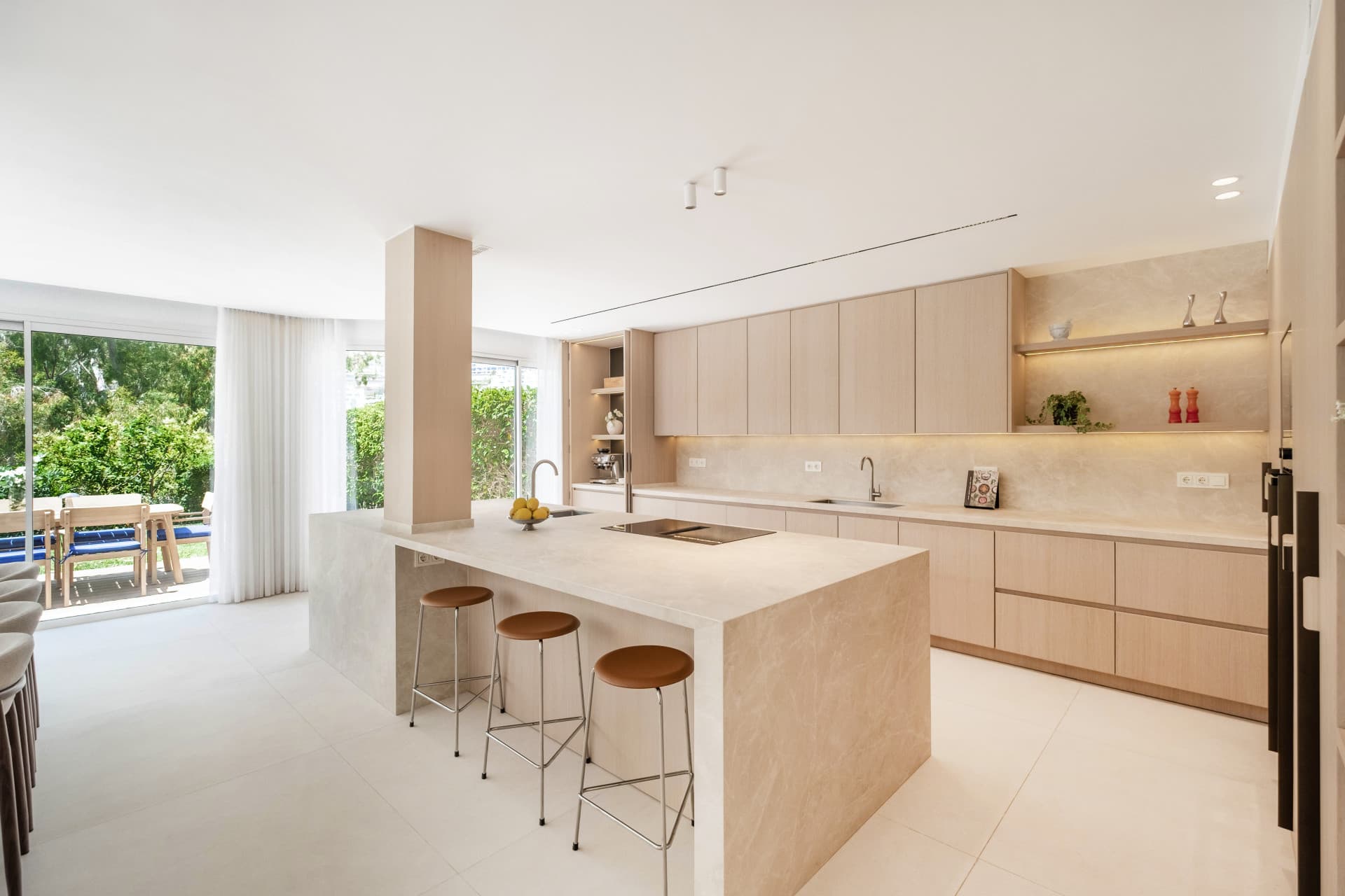 Elegant Family Villa with Panoramic Golf & Mountain Views in La Quinta Hills