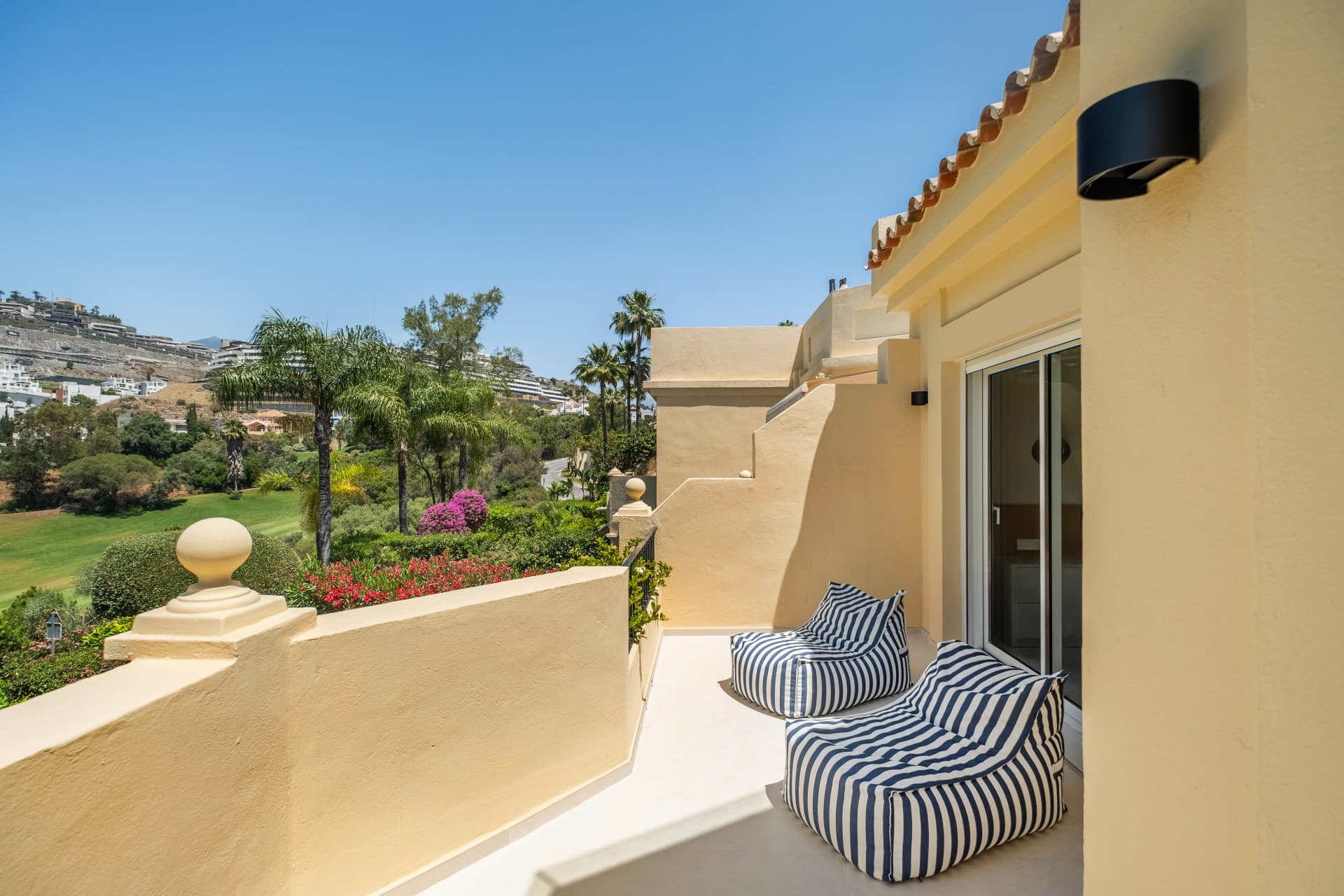 Elegant Family Villa with Panoramic Golf & Mountain Views in La Quinta Hills