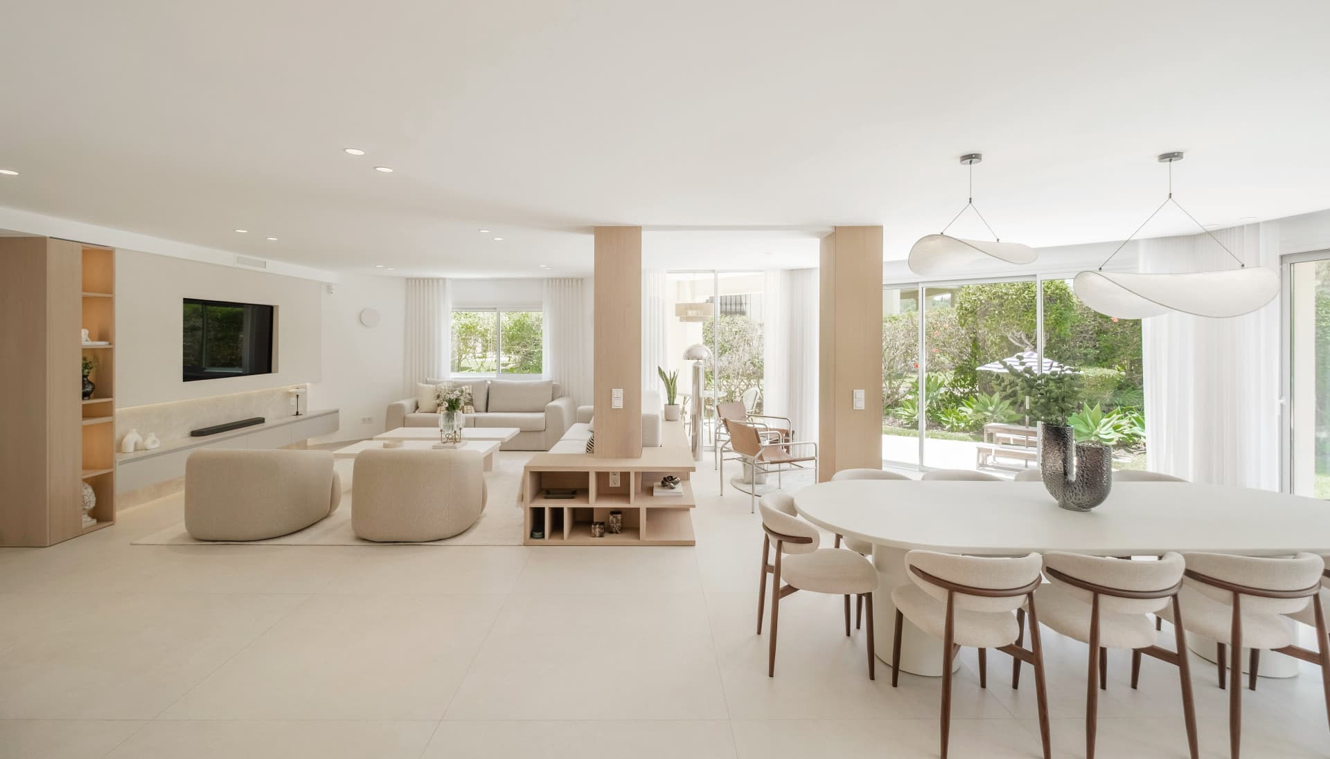 Elegant Family Villa with Panoramic Golf & Mountain Views in La Quinta Hills